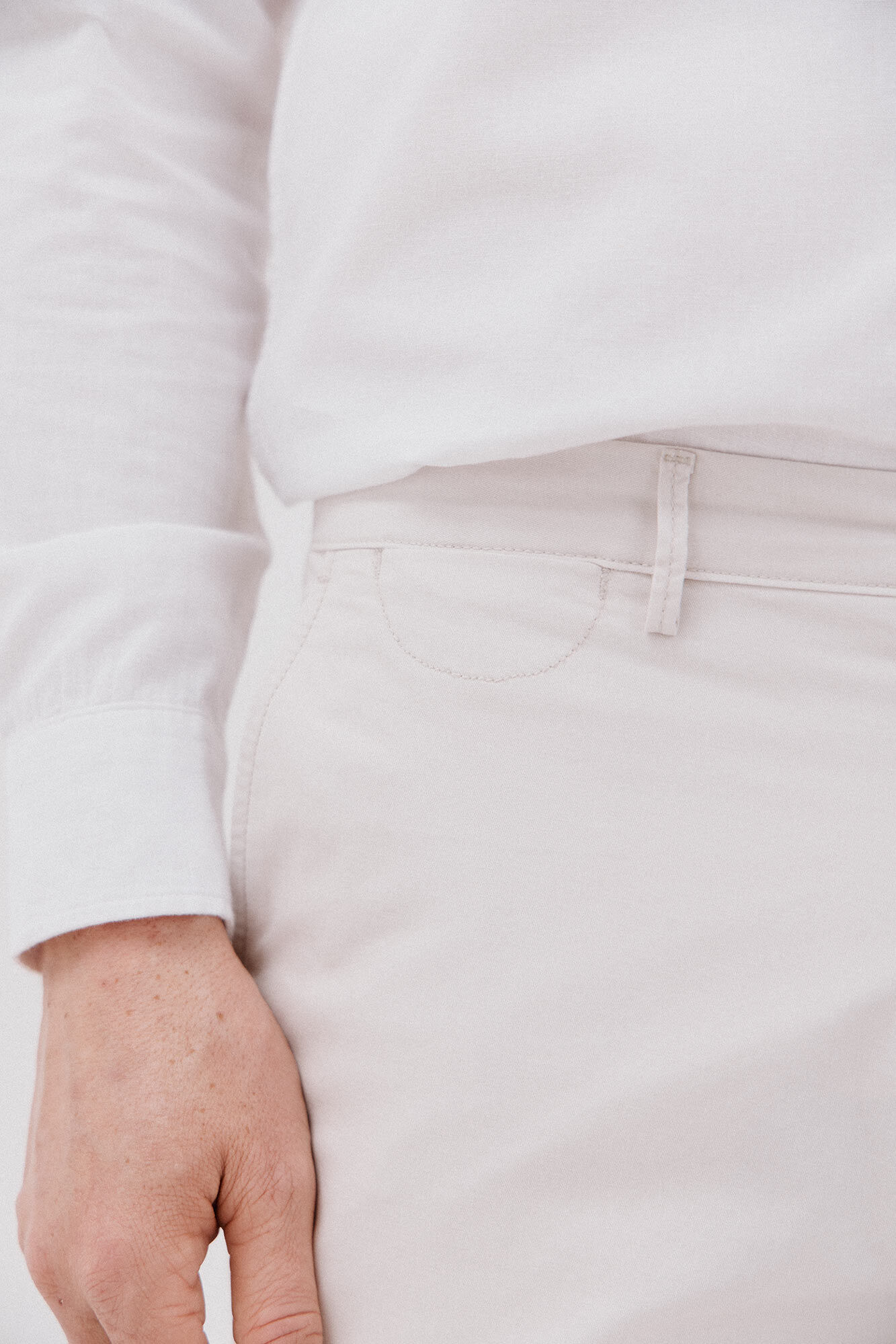 Cortefiel Bermudas chino Marfil