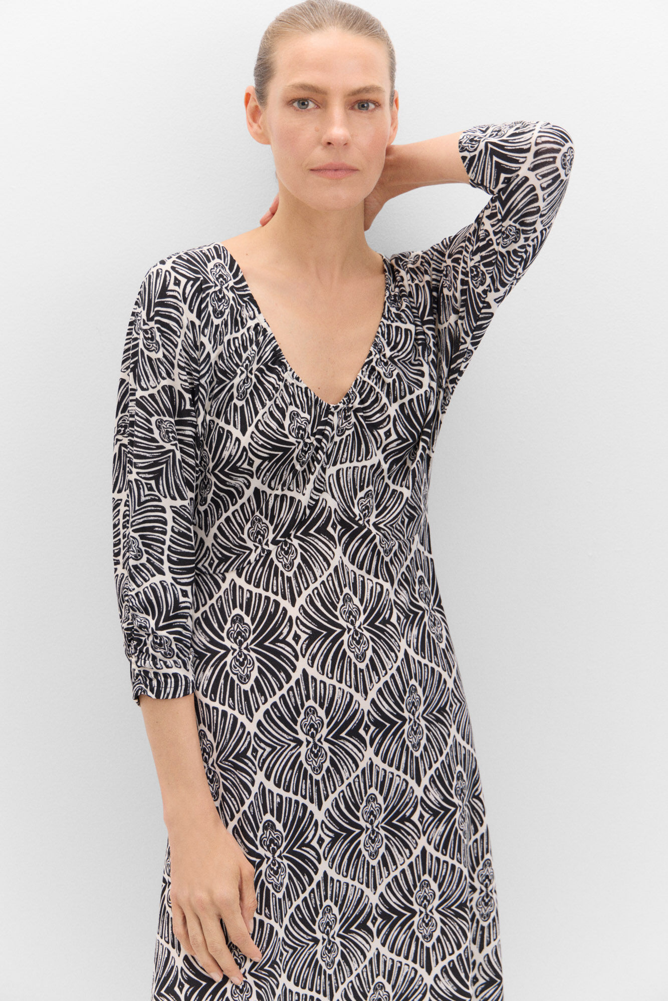 Cortefiel Vestido estampado manga murci&eacute;lago