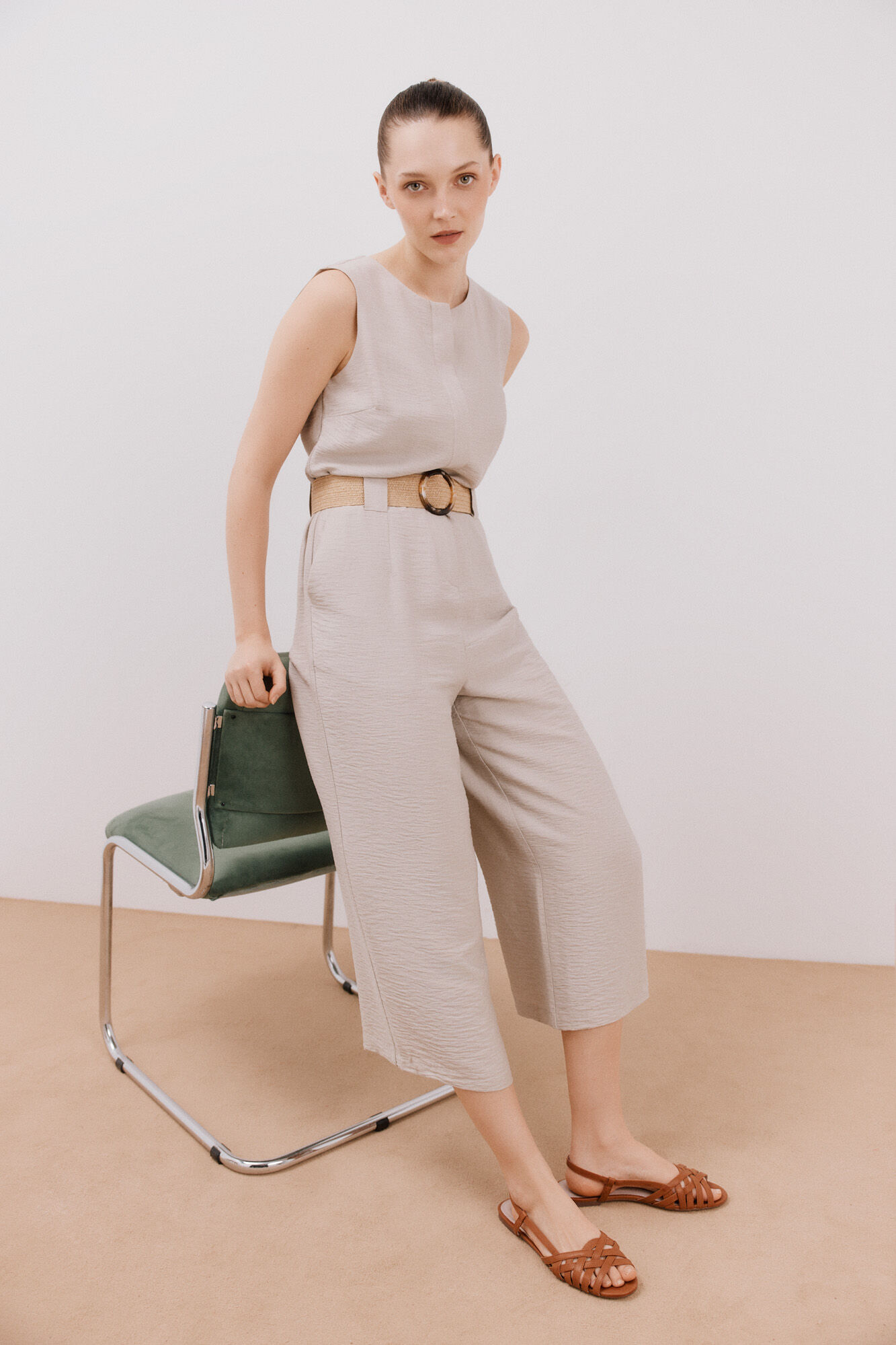 Cortefiel Jumpsuit con cintur&oacute;n a contraste
