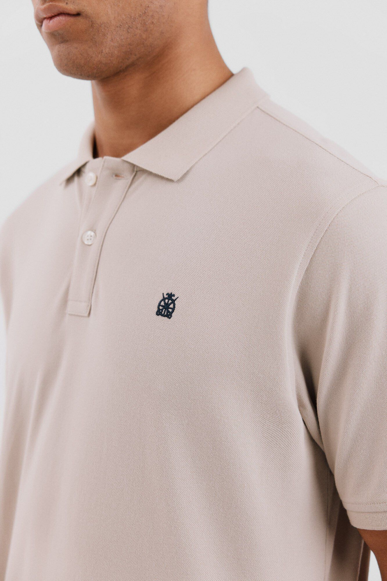 Cortefiel Polo b&aacute;sico piqu&eacute; Beige