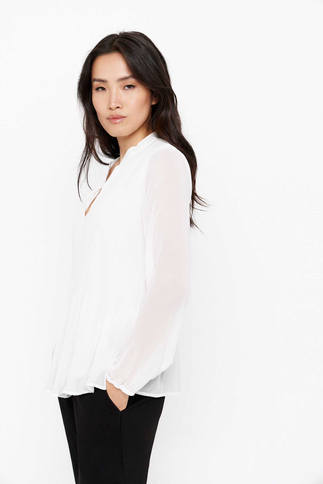 Cortefiel Blusa plisada cuello redondo