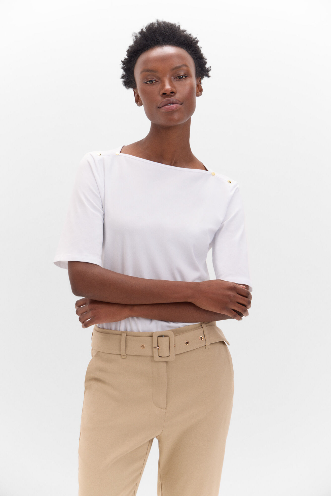 Cortefiel Camiseta b&aacute;sica con botones dorados Blanco