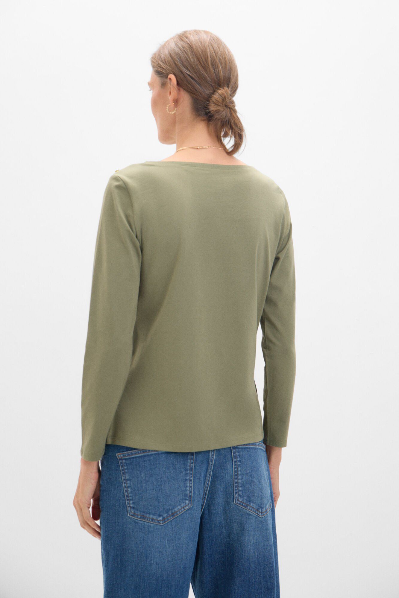 Cortefiel Camiseta b&aacute;sica escote barco con botones dorados Kaki
