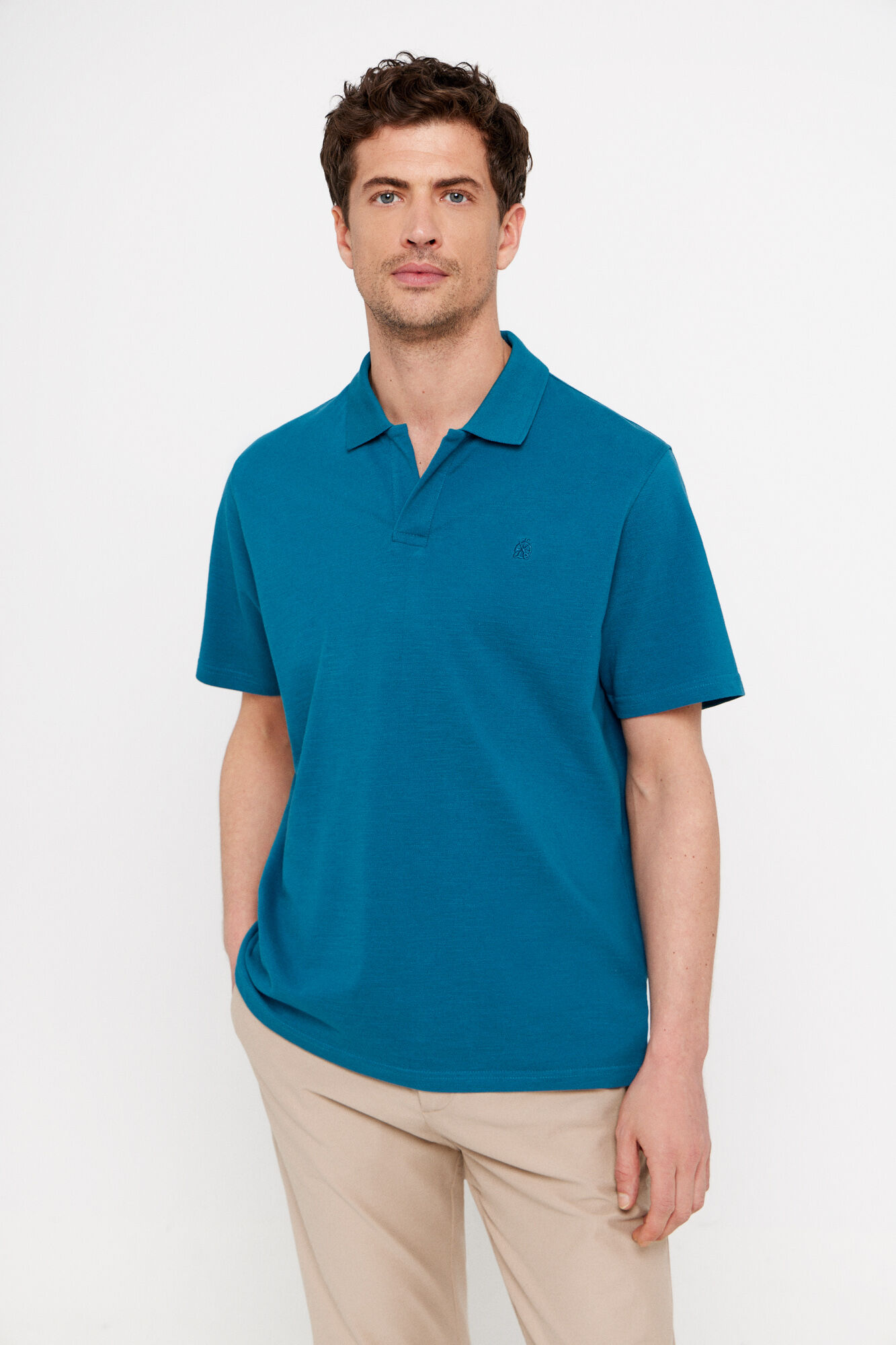Cortefiel Polo piqu&eacute; slub con cuello abierto