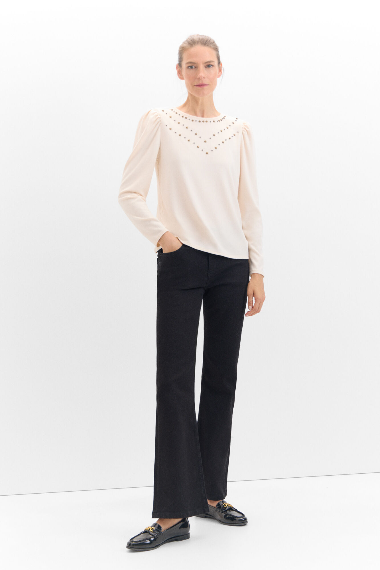 Cortefiel Camiseta con studs Marfil