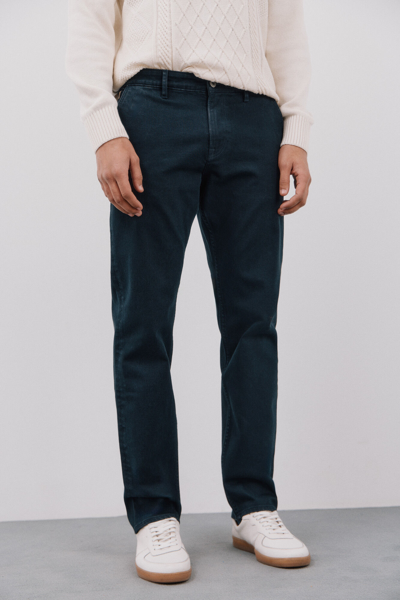 Cortefiel Pantal&oacute;n 5 bolsillos color regular fit Azul marino