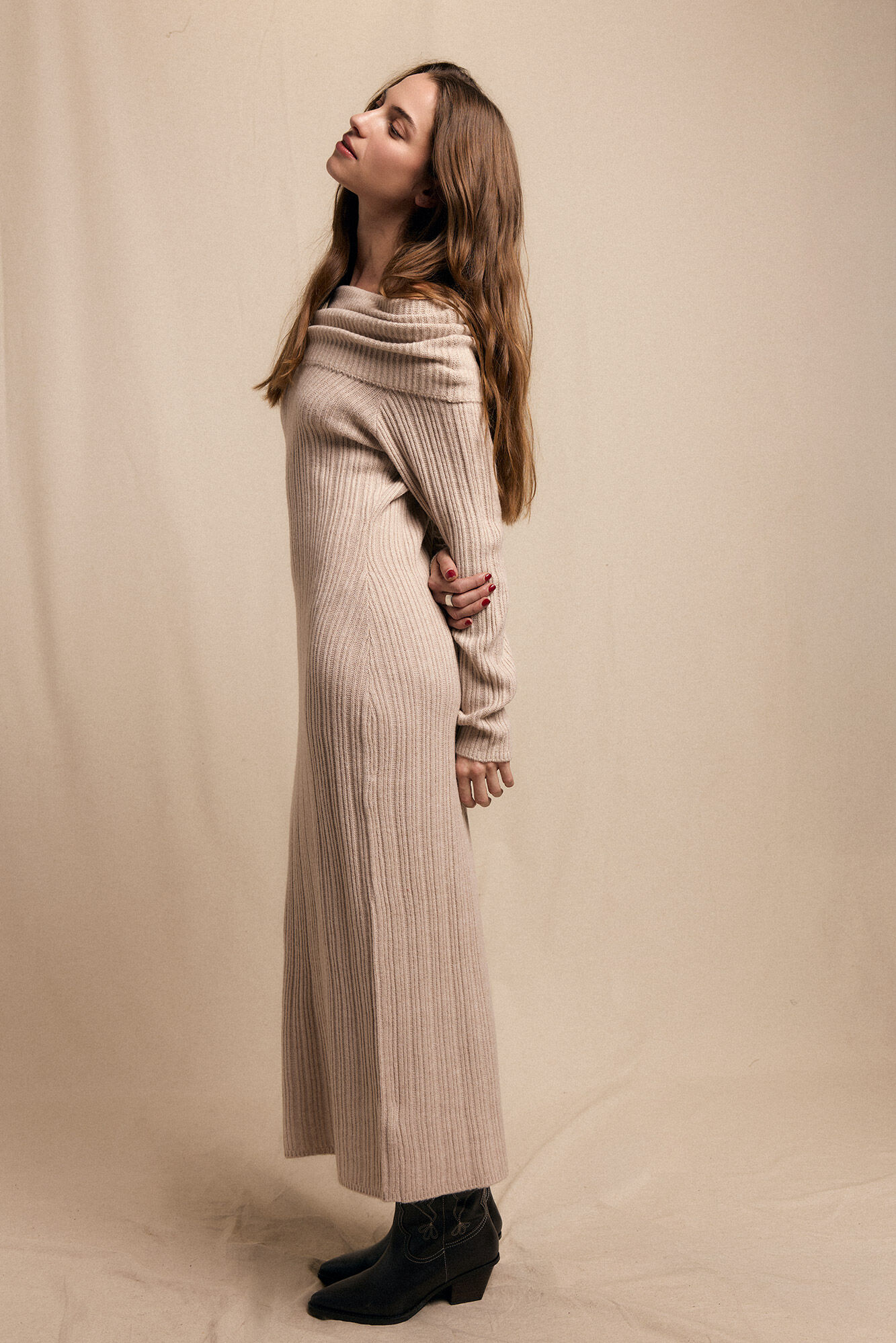 Slowlove Vestido de punto con cuello amplio Beige