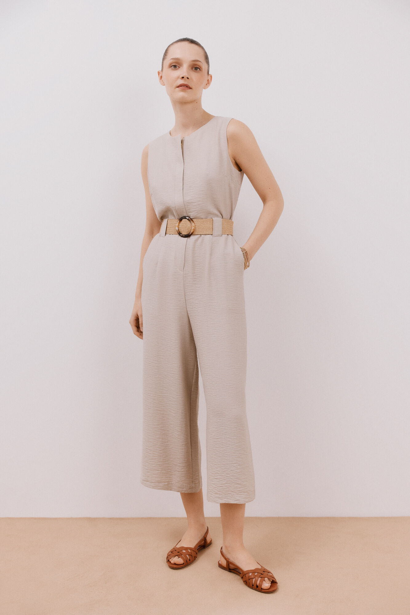 Cortefiel Jumpsuit con cintur&oacute;n a contraste Arena