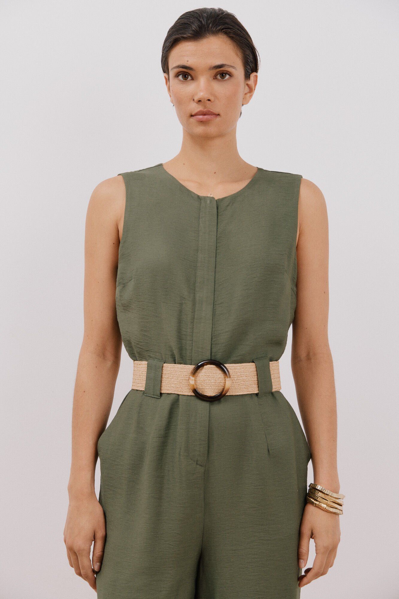 Cortefiel Jumpsuit con cintur&oacute;n a contraste Kaki