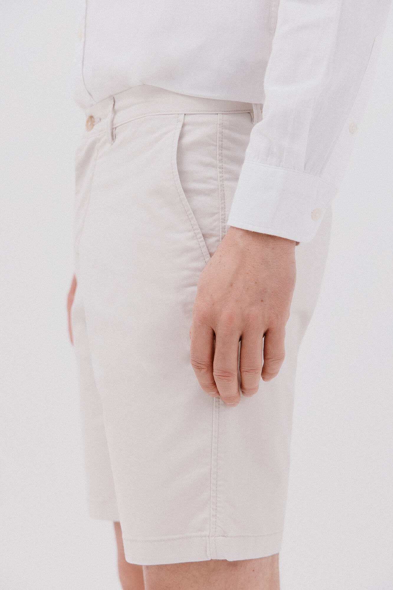 Cortefiel Bermudas chino Marfil