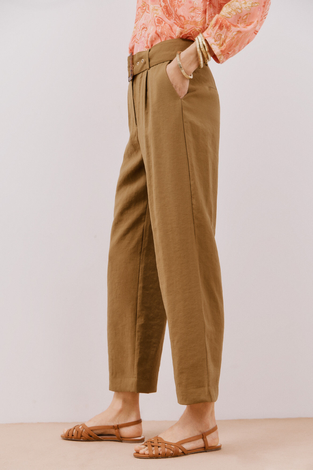 Cortefiel Pantal&oacute;n con cintur&oacute;n