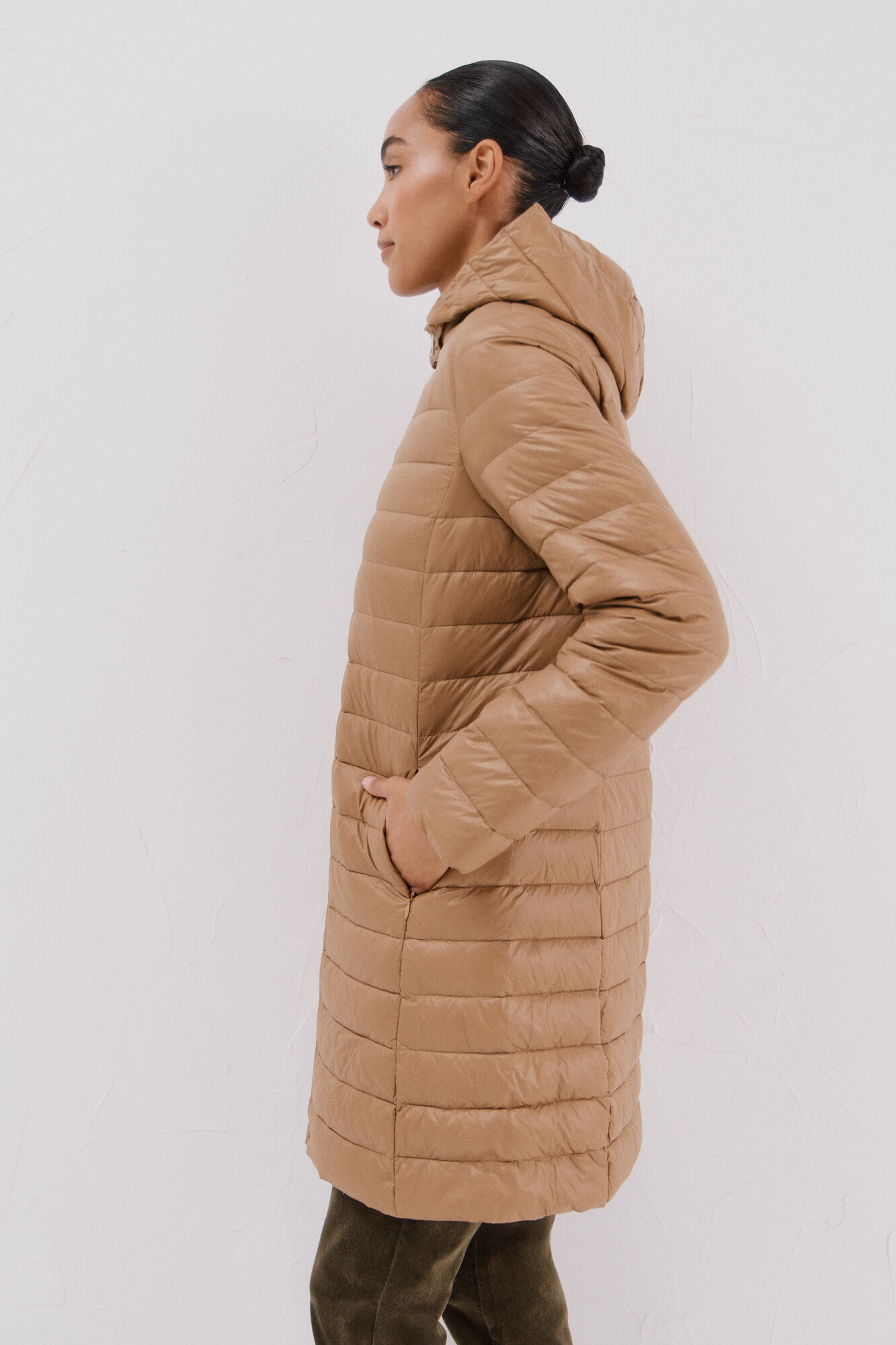 Cortefiel Abrigo largo plumas Beige