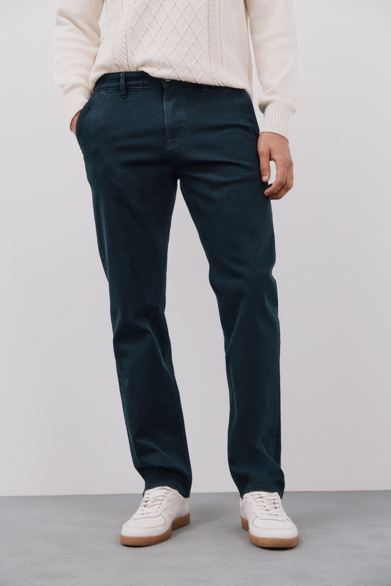Cortefiel Pantal&oacute;n 5 bolsillos color regular fit Azul marino