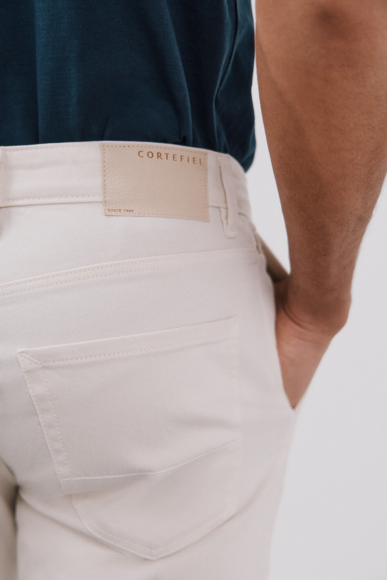 Cortefiel Pantal&oacute;n 5 bolsillos color regular fit Marfil