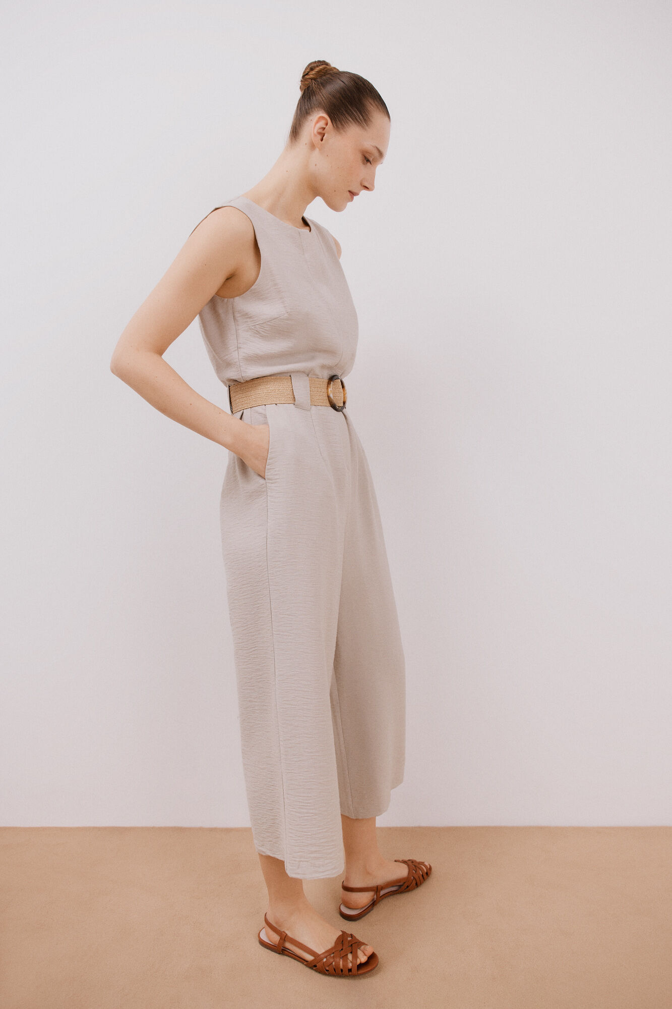 Cortefiel Jumpsuit con cintur&oacute;n a contraste
