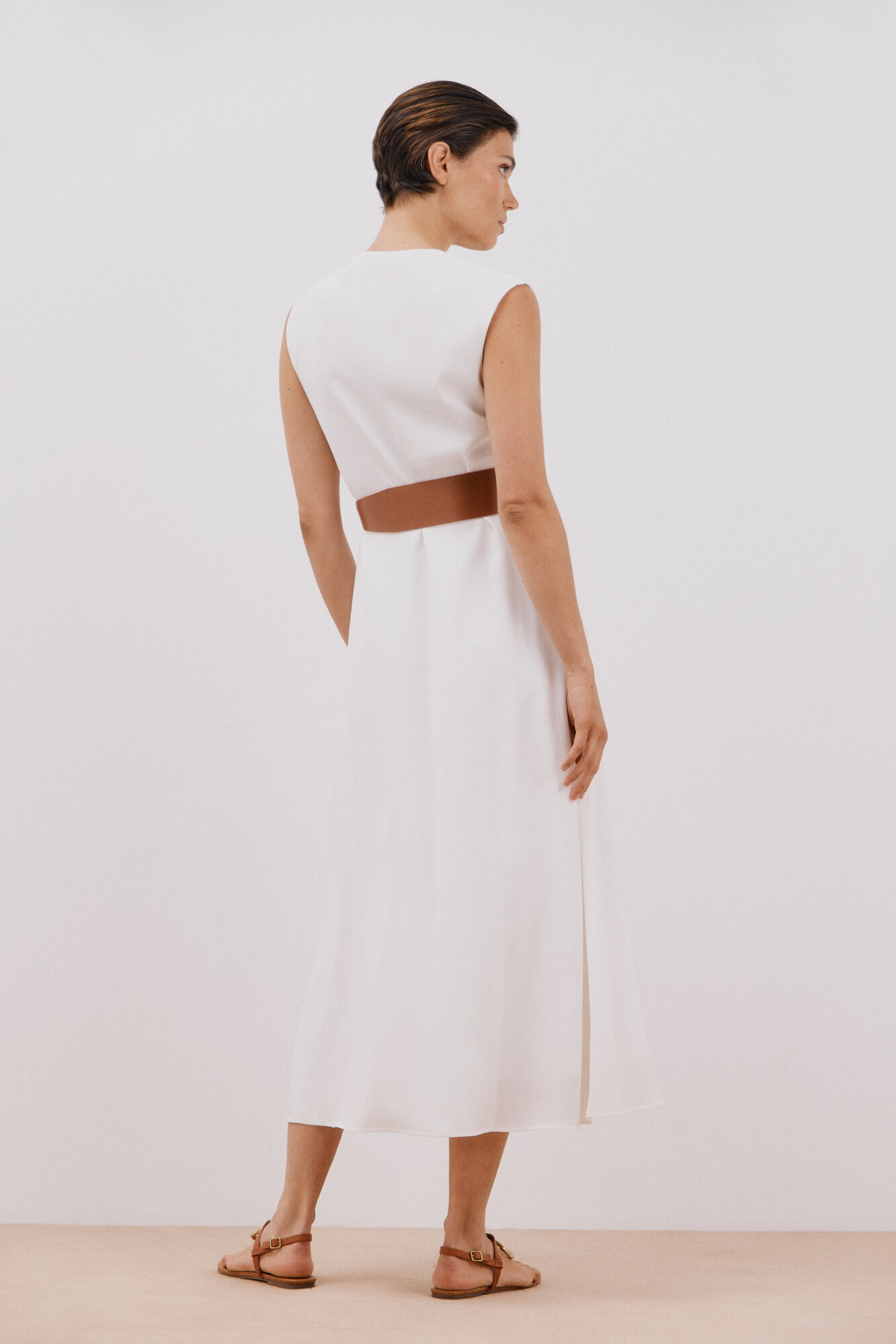Cortefiel Vestido blanco con cintur&oacute;n Blanco