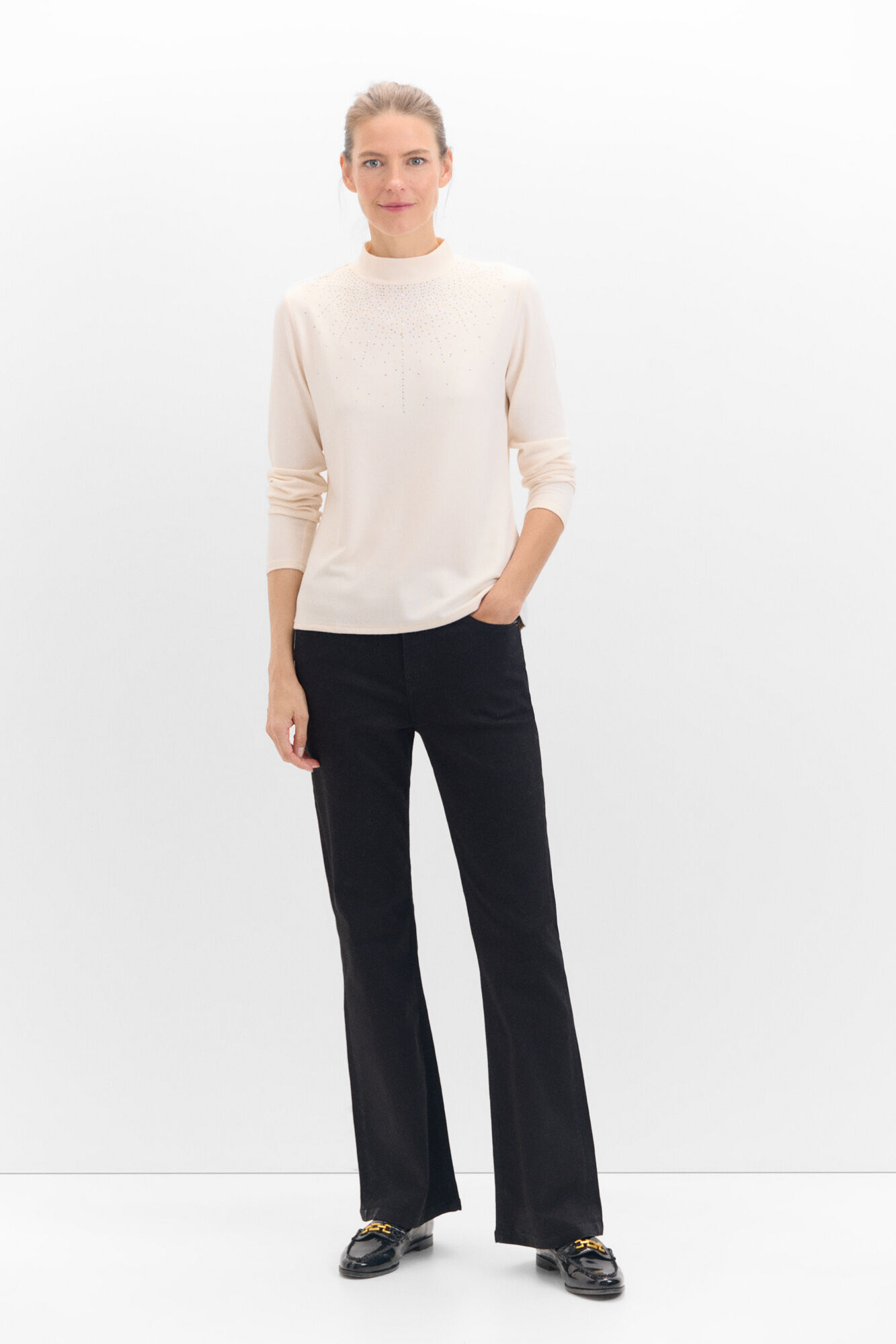 Cortefiel Camiseta tacto suave strass Marfil