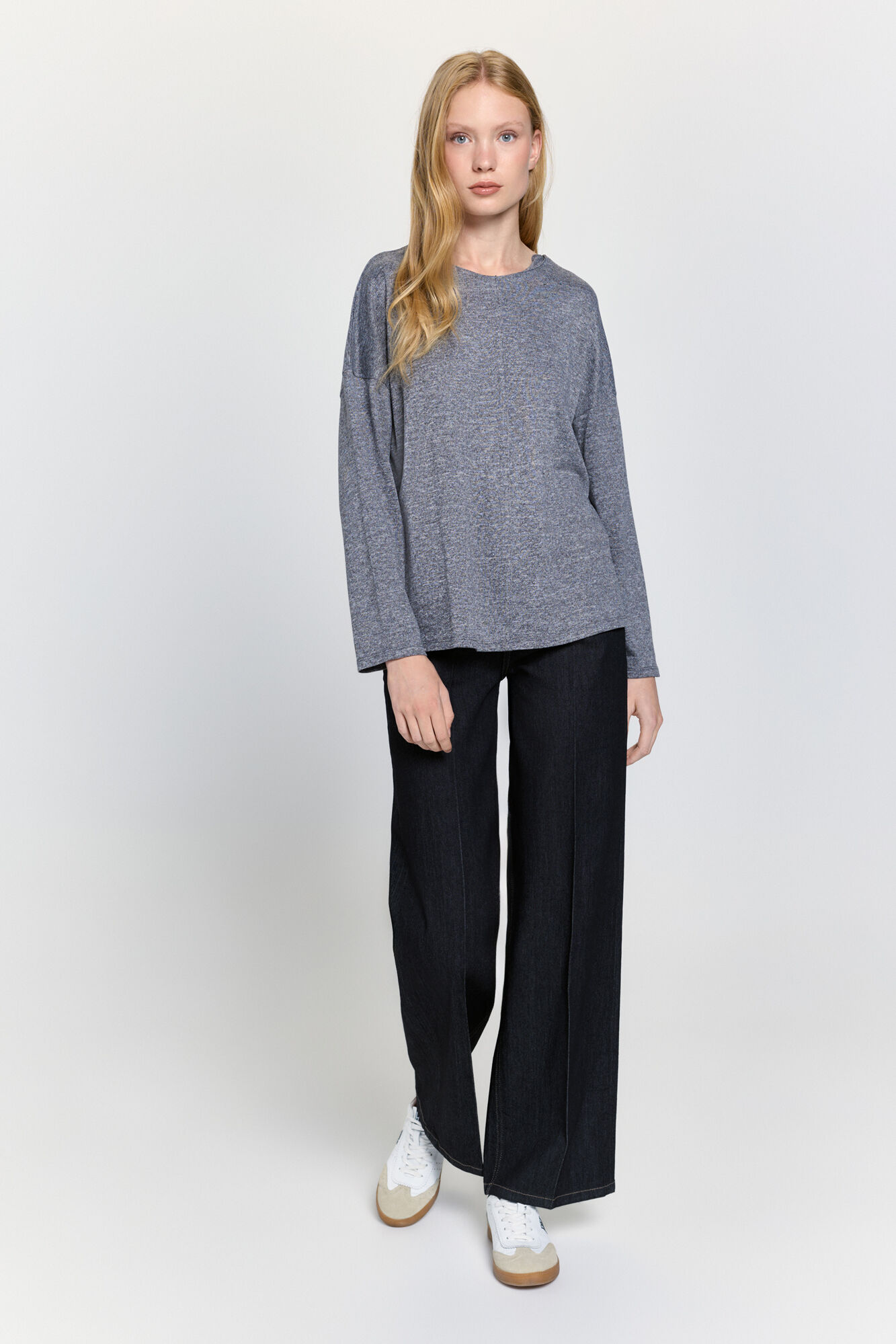 Milano Playera de cuello redondo y manga larga de soft touch Gris Oscuro