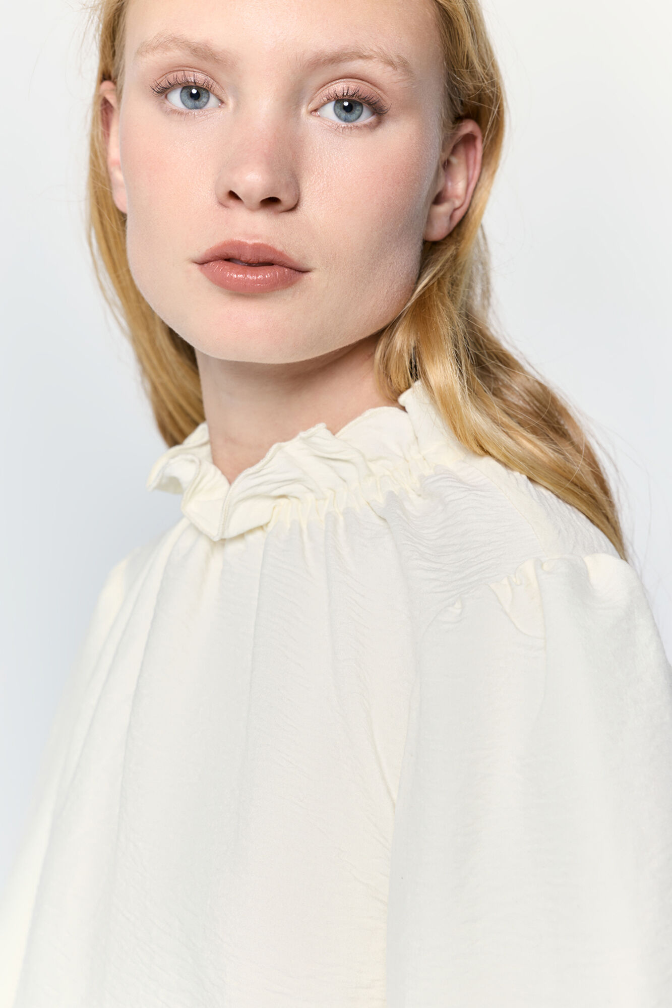 Milano Camisa fluida con cuello y pu&ntilde;os el&aacute;sticos