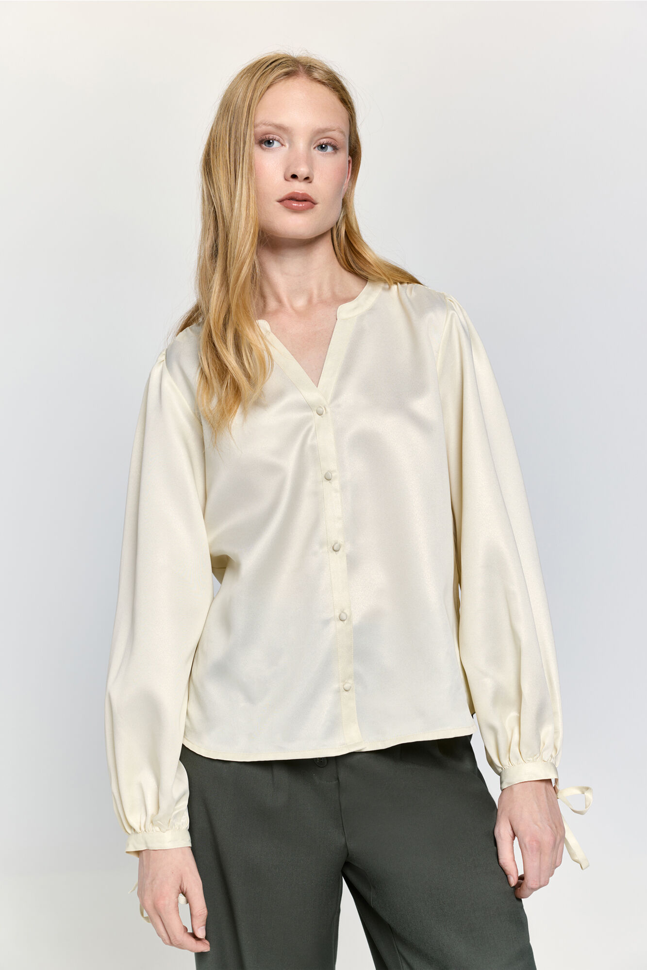Milano Blusa fluida con acabado semibrillante