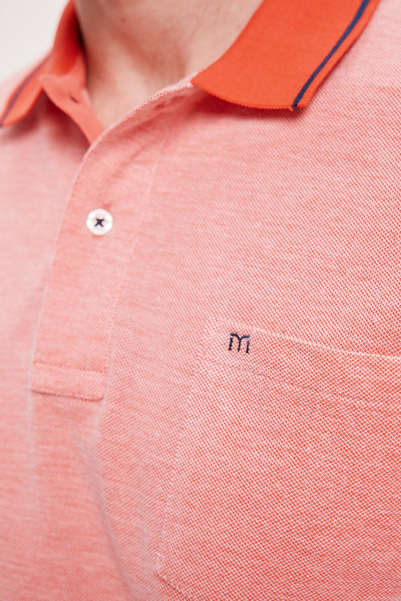 Milano Polo Piqu&eacute; con Bolsillo Rojo/Coral