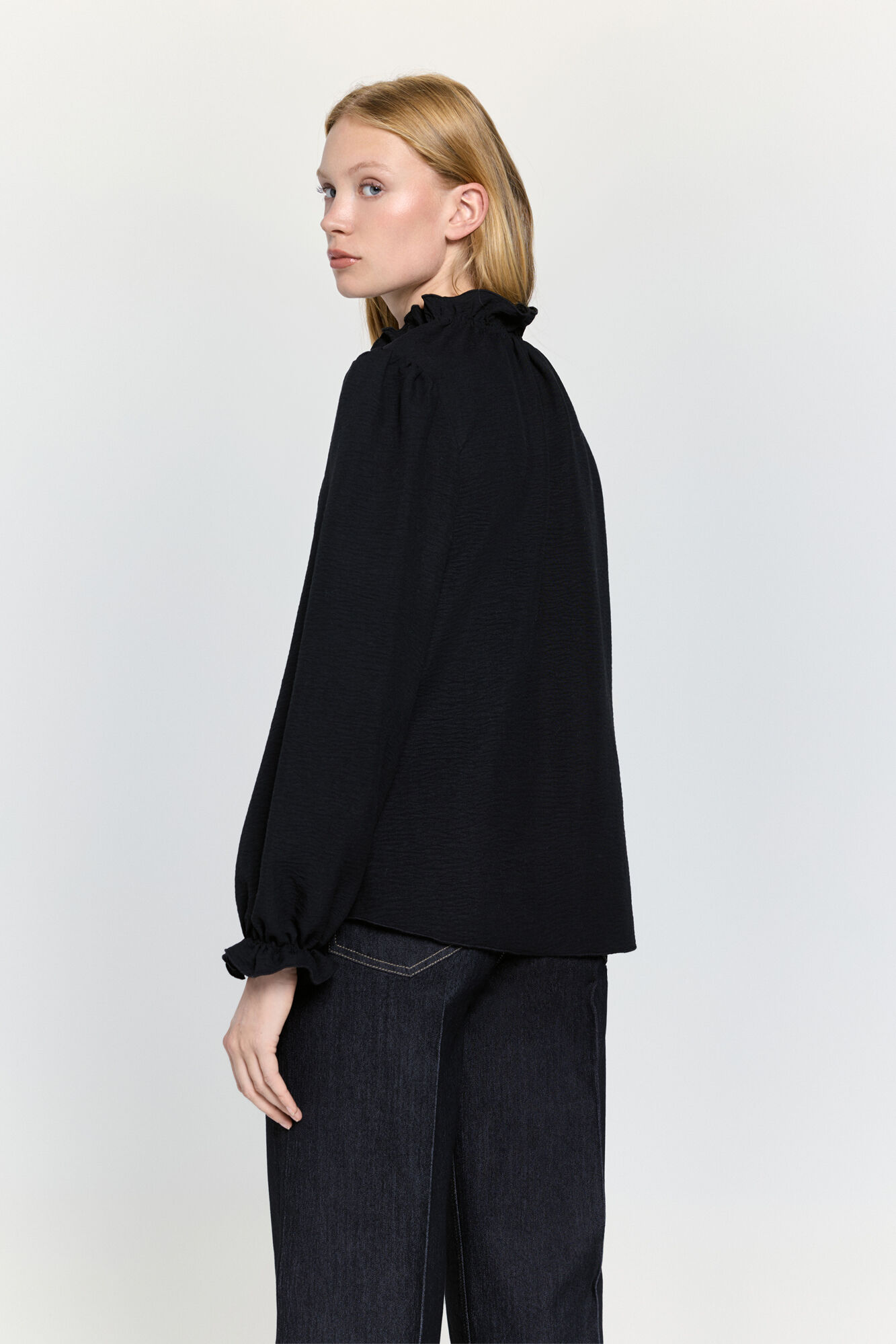 Milano Camisa fluida con cuello y pu&ntilde;os el&aacute;sticos Negro