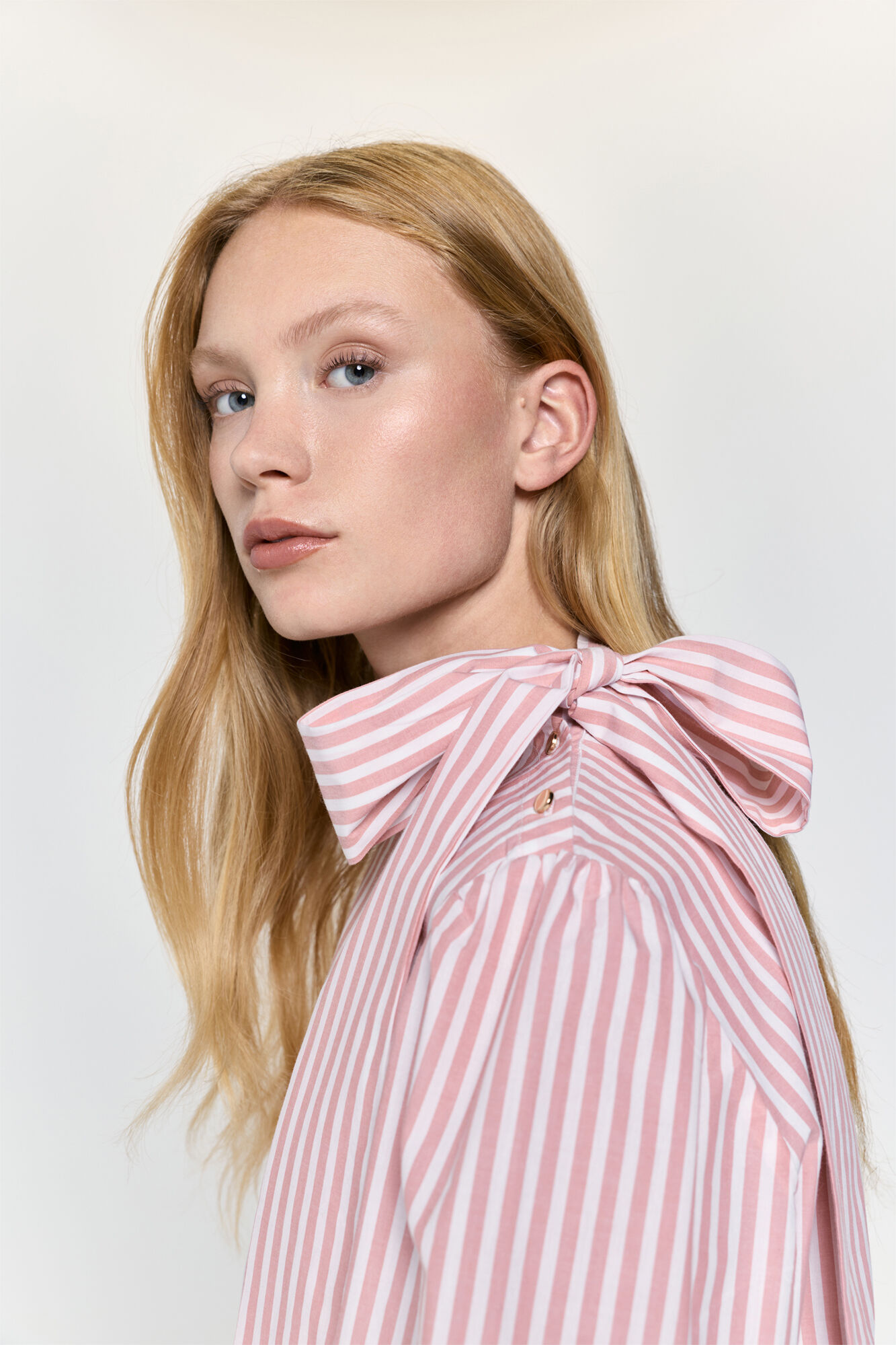Milano Blusa fluida con cuello