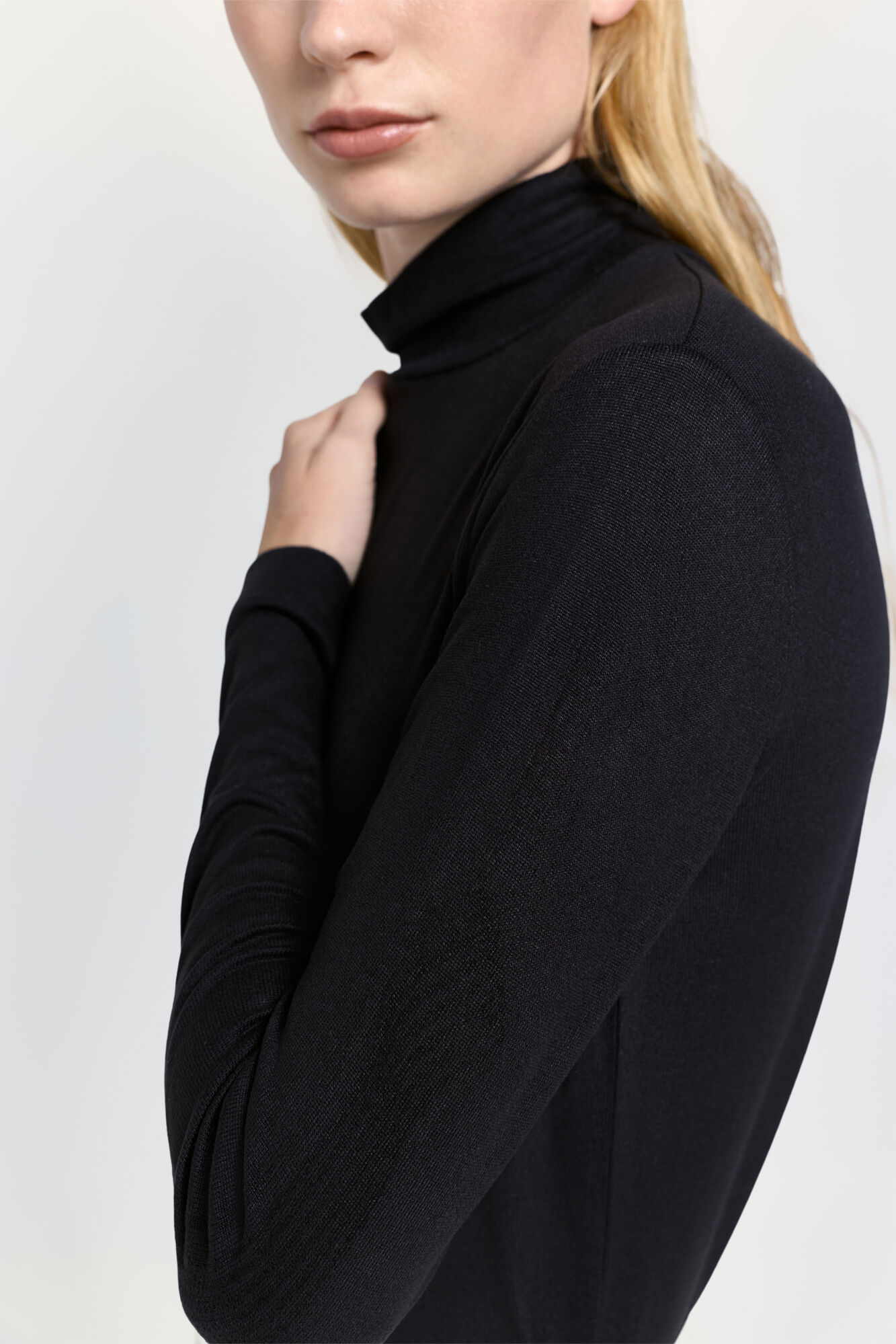 Milano Playera de cuello Perkins de soft touch Negro