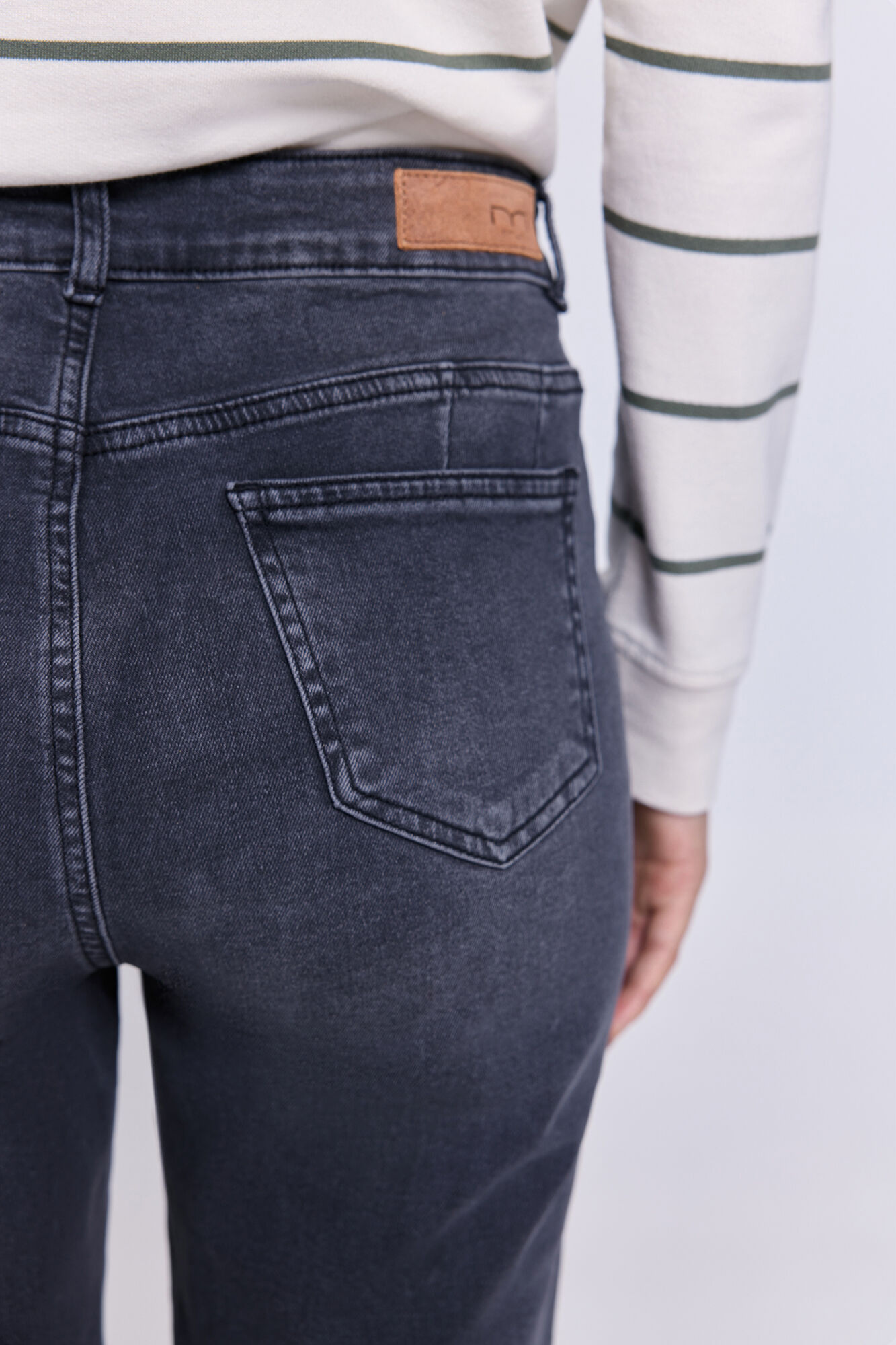 Milano Pantal&oacute;n denim slim Gris