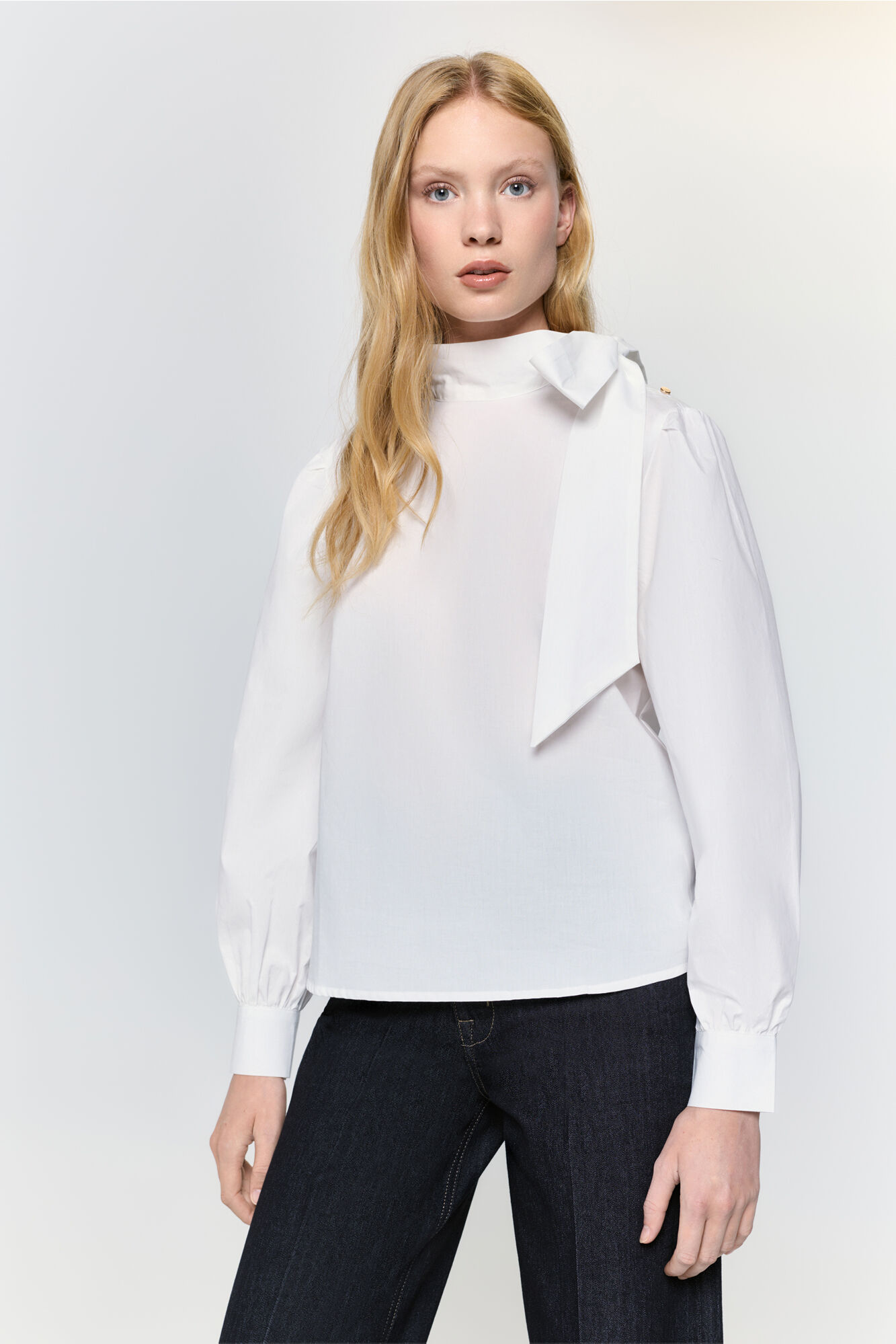 Milano Blusa fluida con cuello