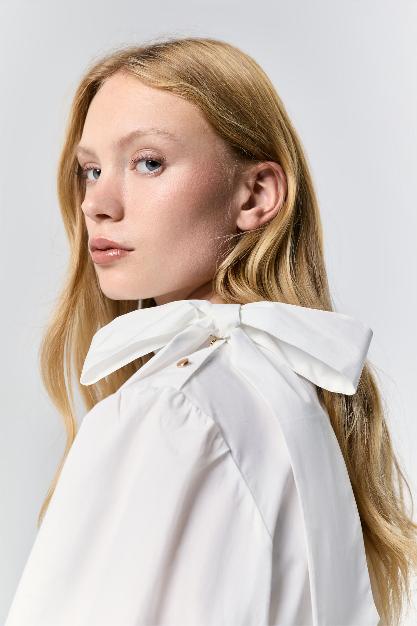 Milano Blusa fluida con cuello