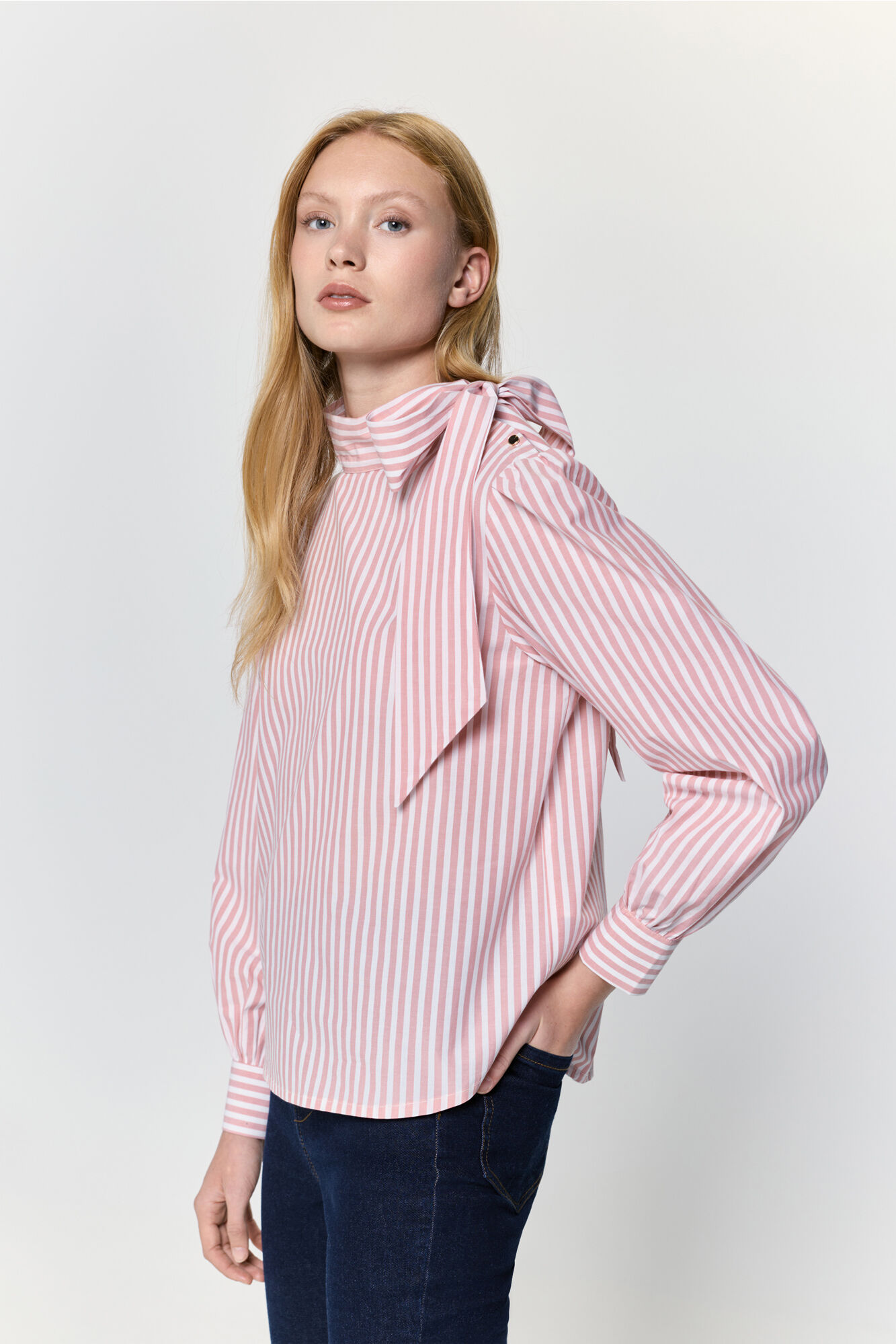Milano Blusa fluida con cuello Rosa
