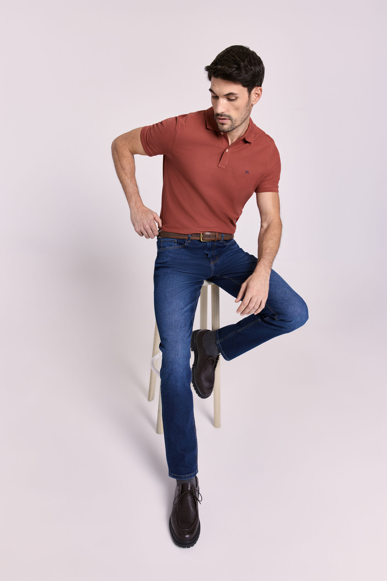 Milano Pantal&oacute;n slim fit de mezclilla