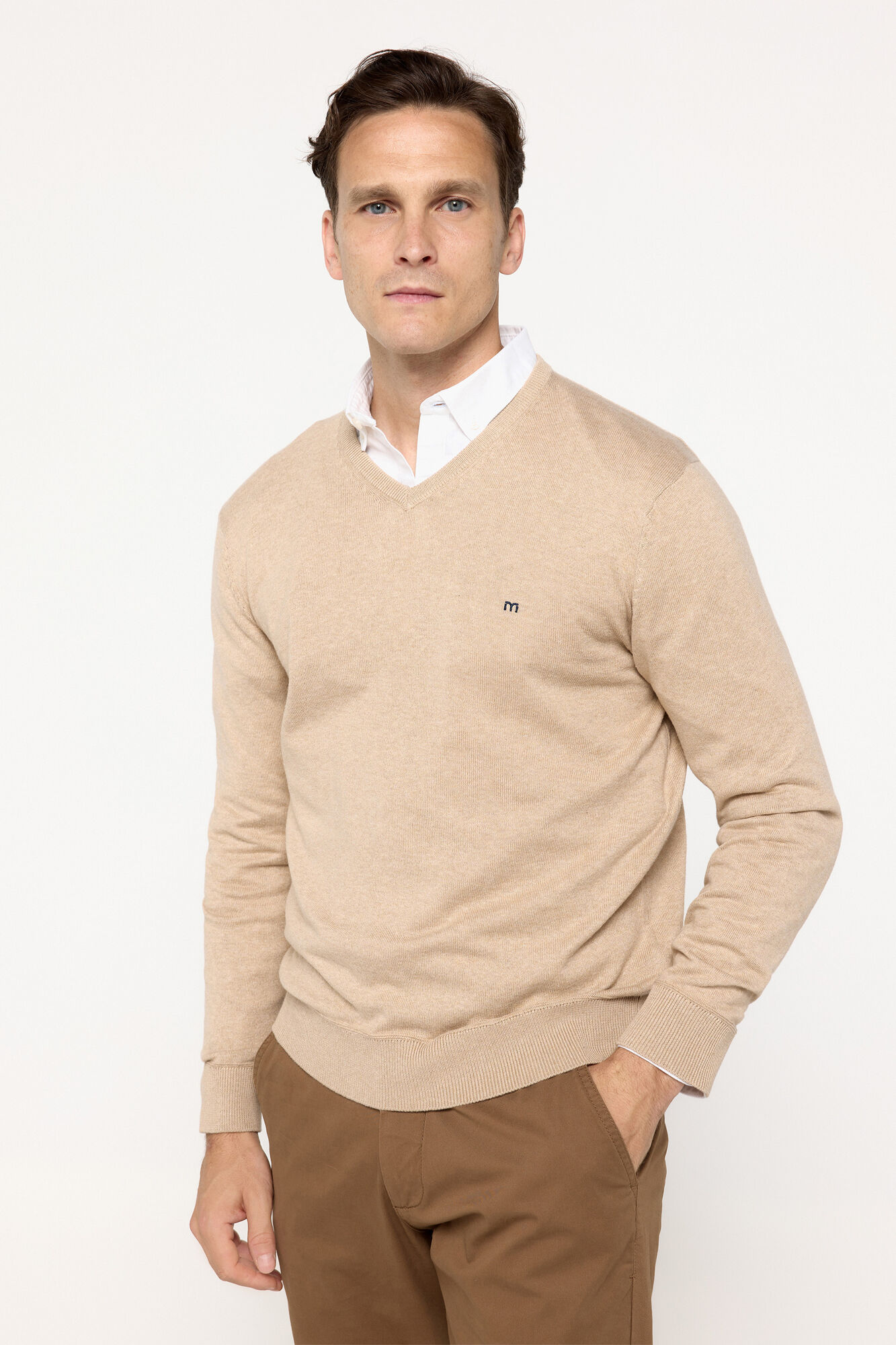 Milano Su&eacute;ter b&aacute;sico cuello pico Beige