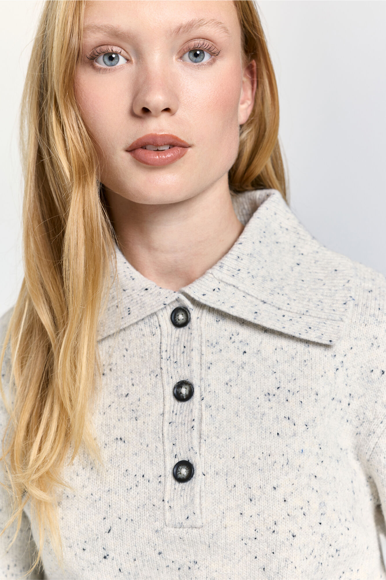 Milano Tejido de jersey grueso con cuello pluma