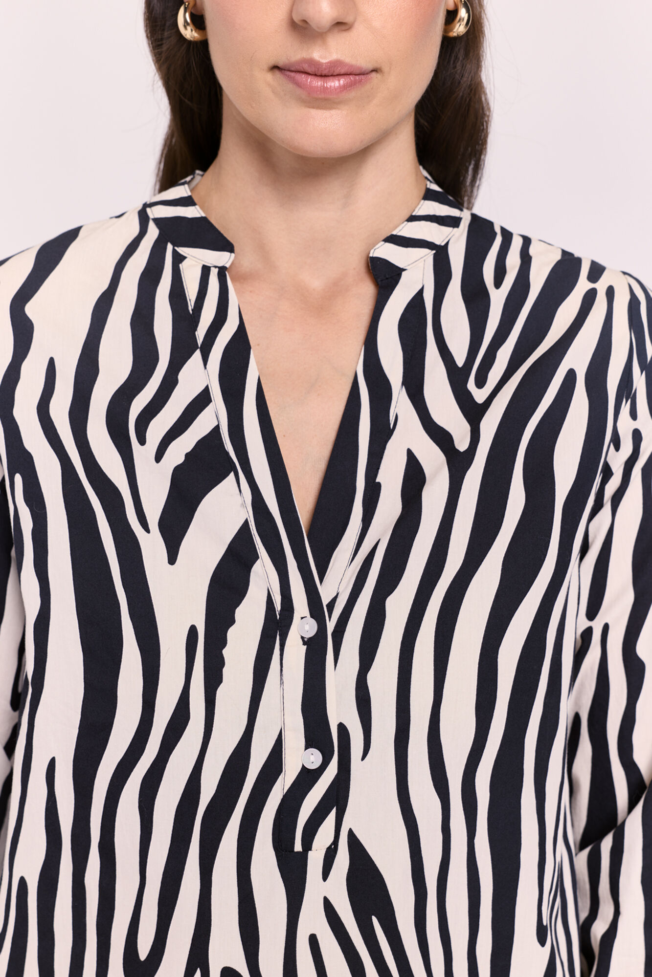 Milano Blusa escote en v Beige