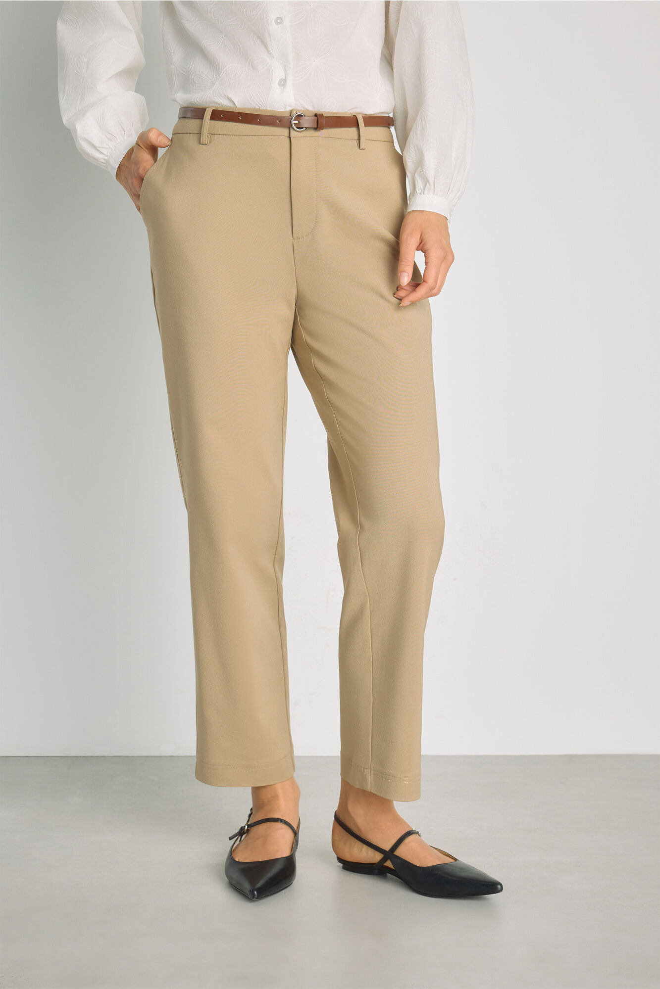 Milano Pantal&oacute;n chino con cintur&oacute;n