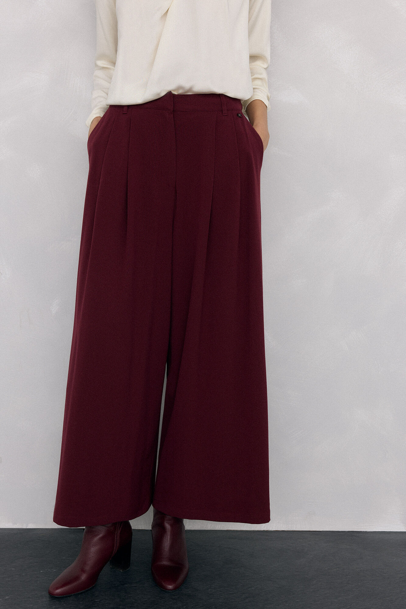 Pedro del Hierro Pantal&oacute;n falda Burdeos