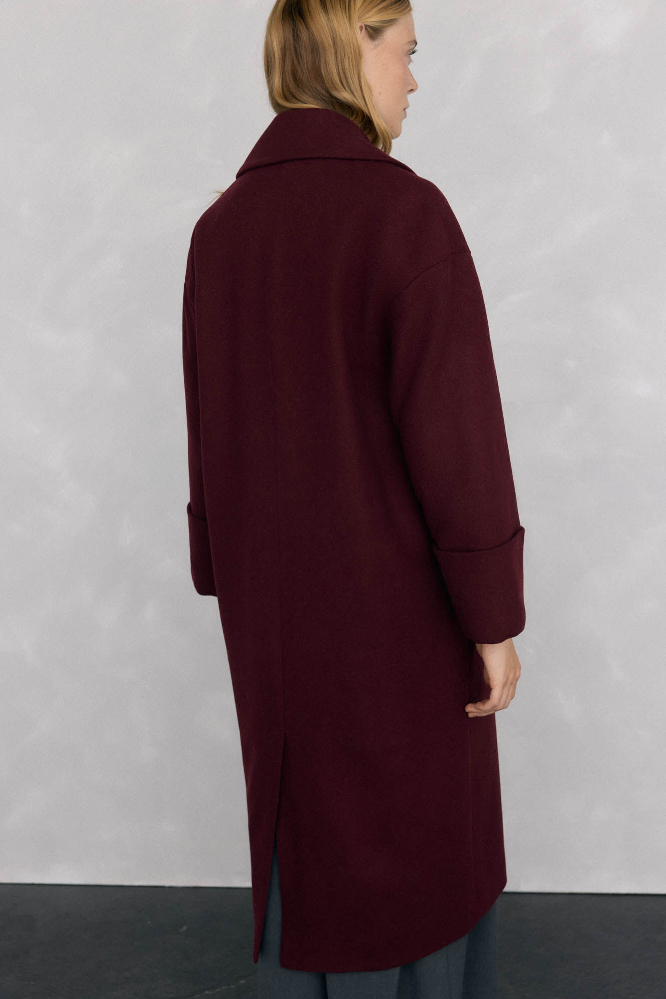 Pedro del Hierro Abrigo oversize Burdeos