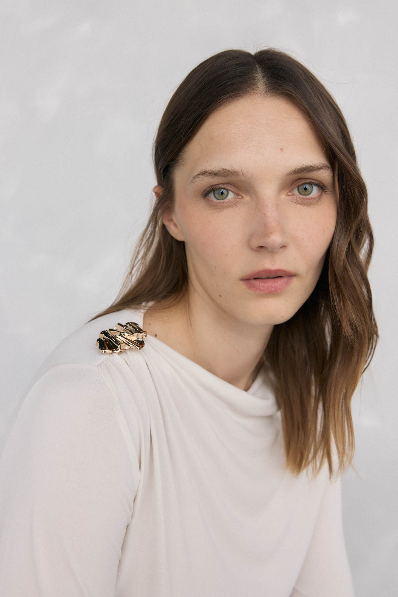 Pedro del Hierro Camiseta drapeada con broche