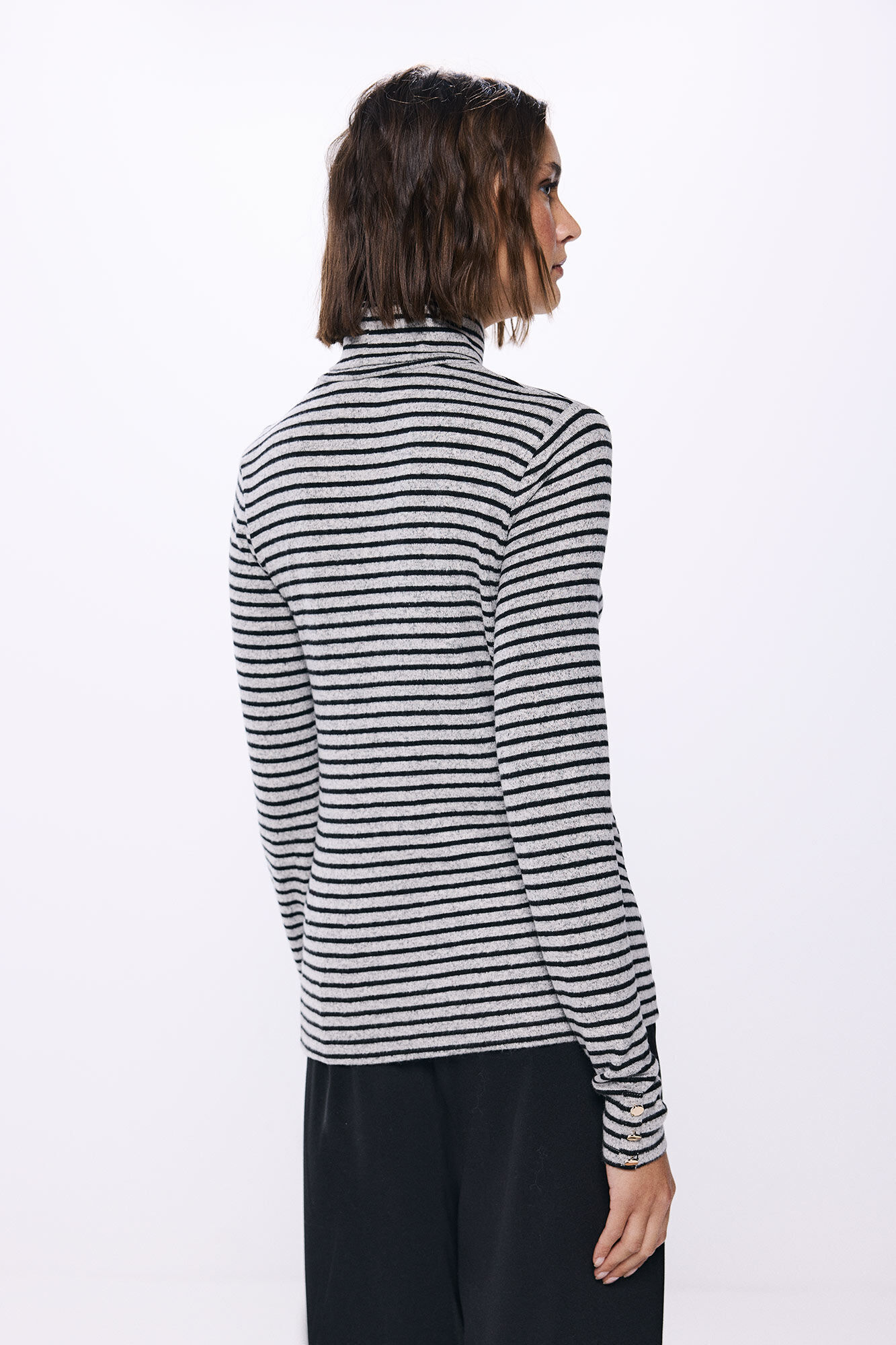 Springfield Playera cuello vuelto negro