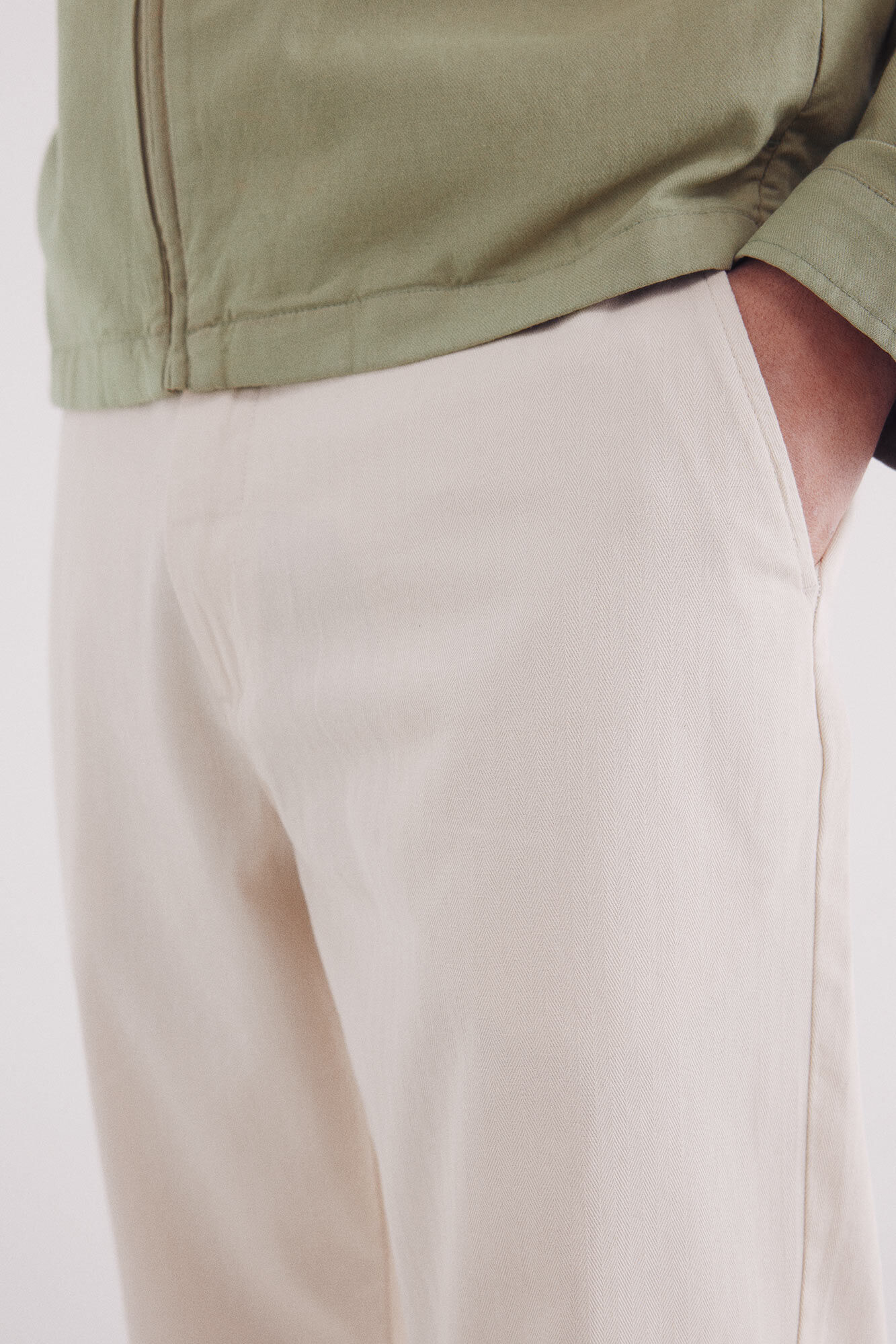 Springfield Pantal&oacute;n espiga slim fit blanco