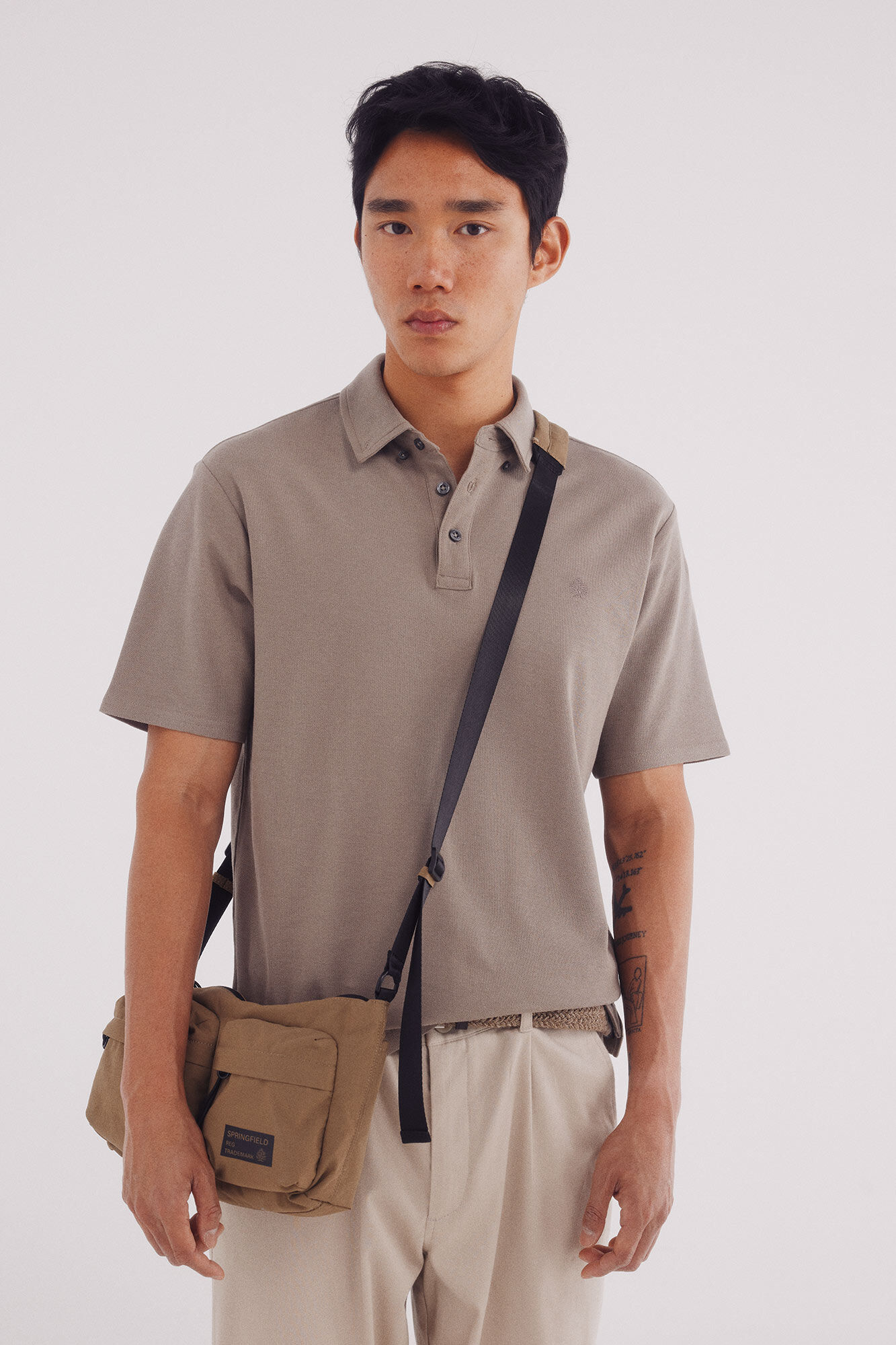 Springfield Polo piqu&eacute; look vestido slim fit caf&eacute;