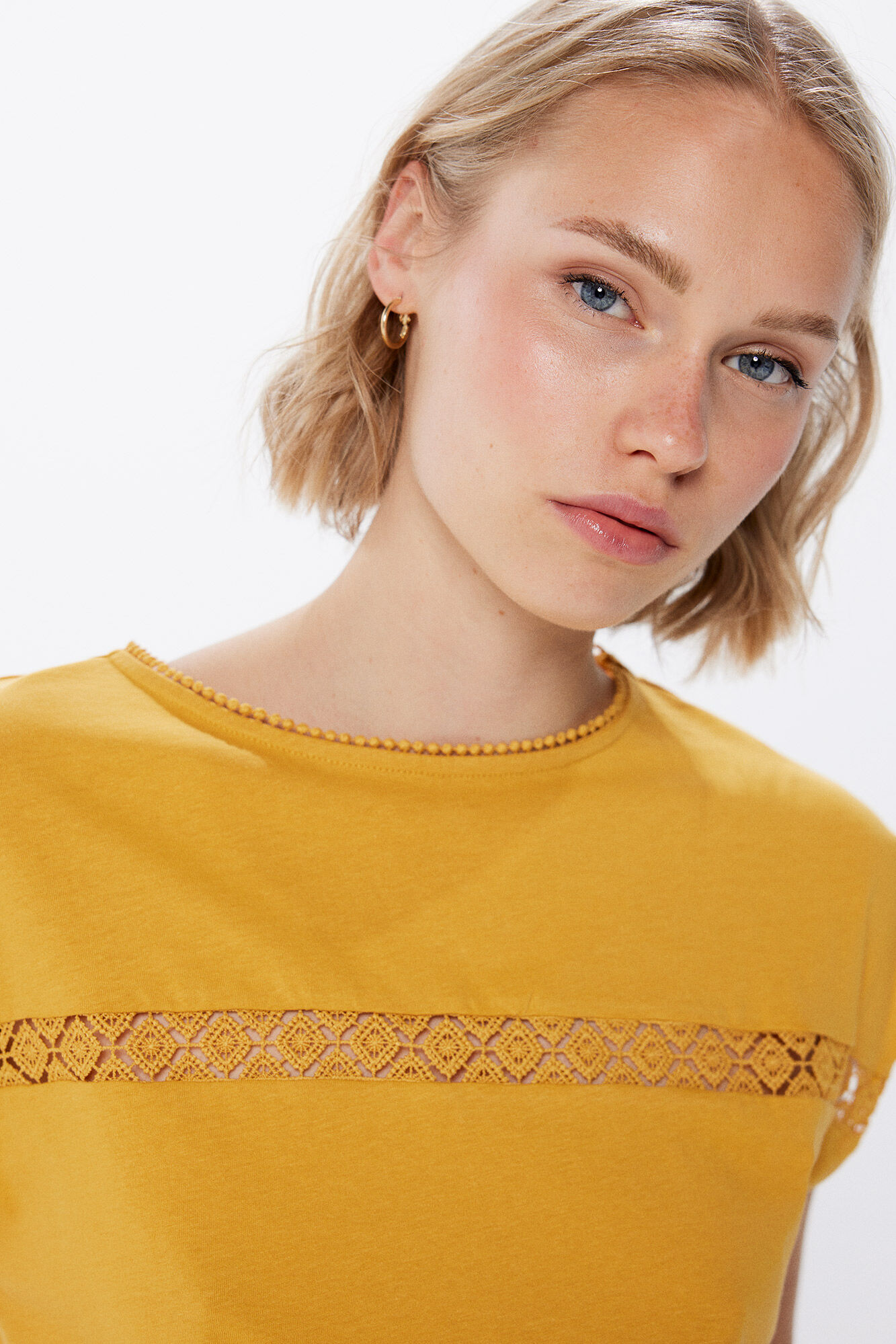 Springfield Playera lace delantero amarillo