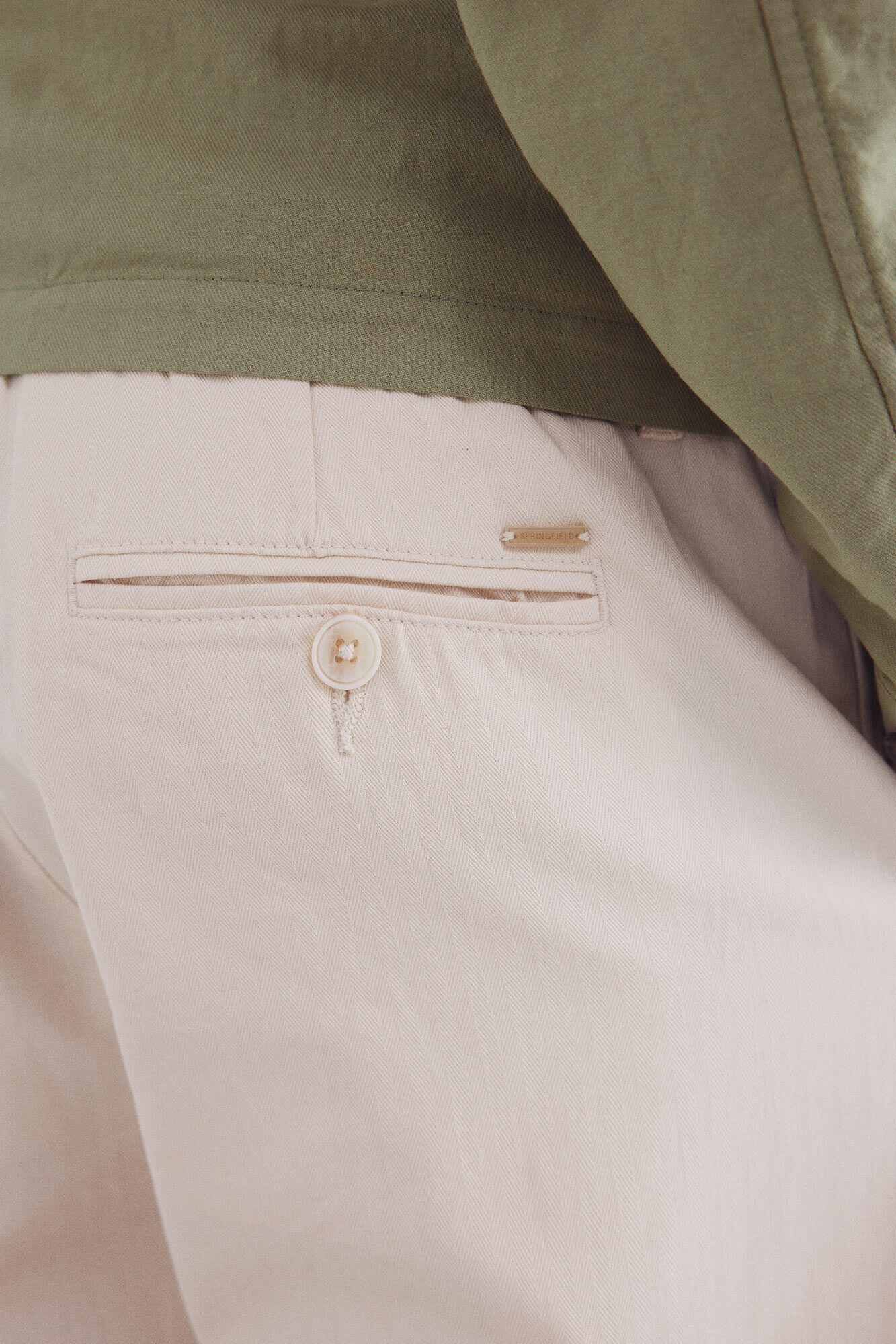 Springfield Pantal&oacute;n espiga slim fit blanco