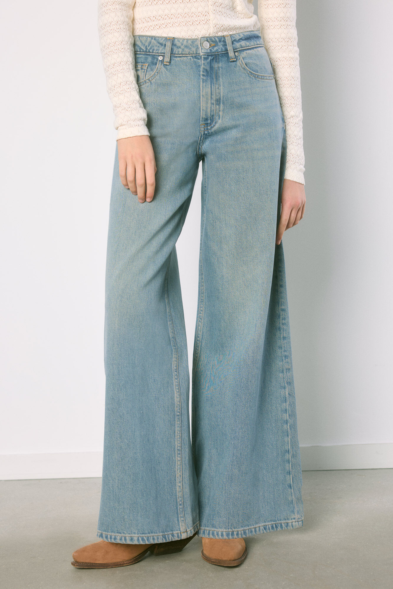 High Spirits 0017 JEANS RECTOS