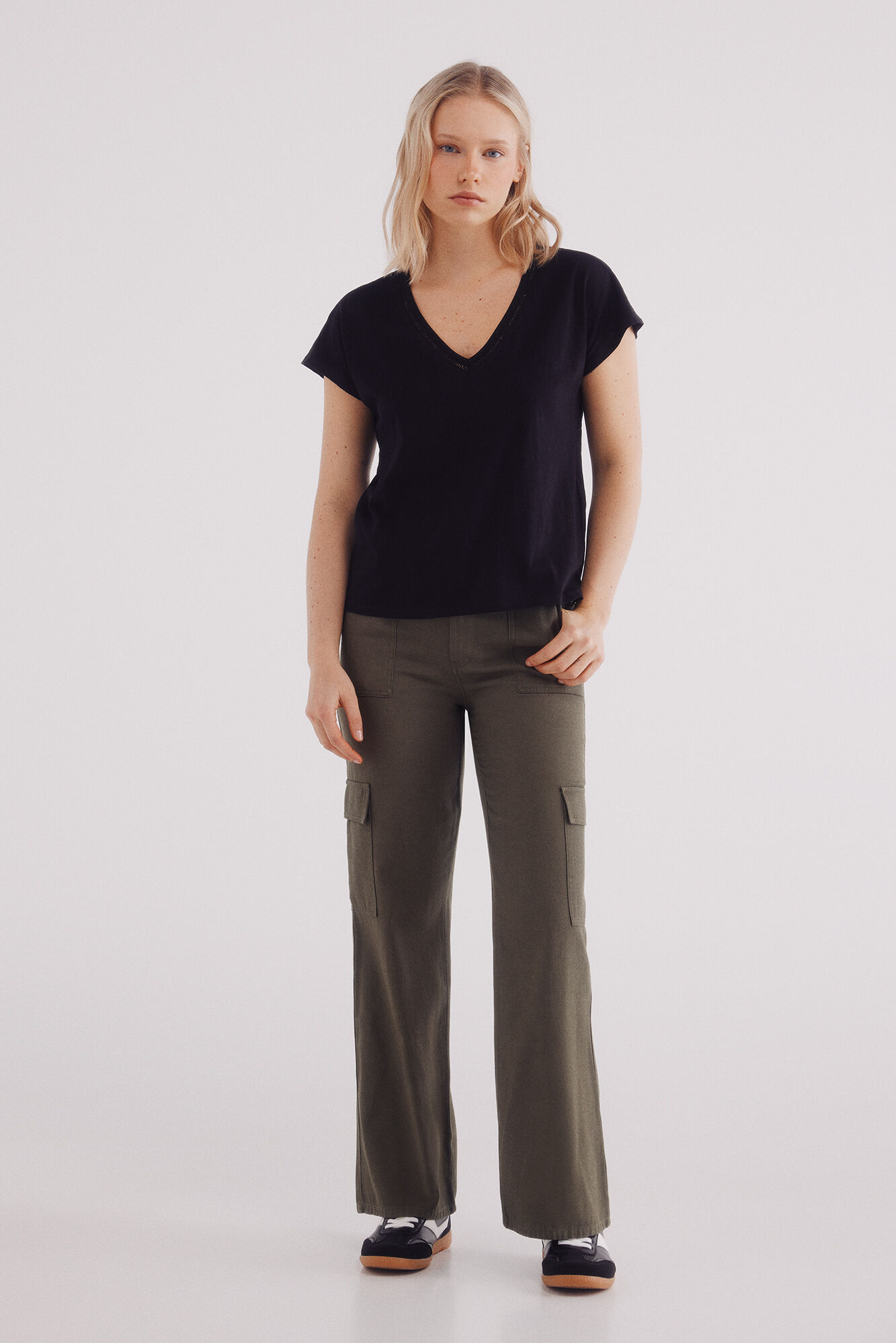 Springfield Camiseta escote pico crochet algod&oacute;n negro