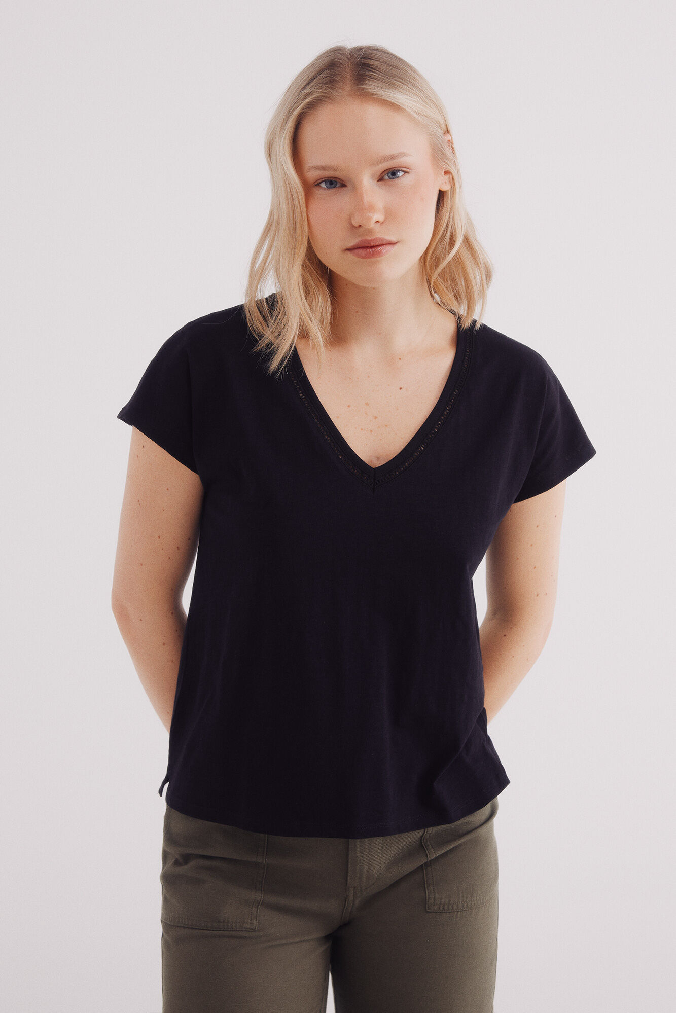Springfield Camiseta escote pico crochet algod&oacute;n
