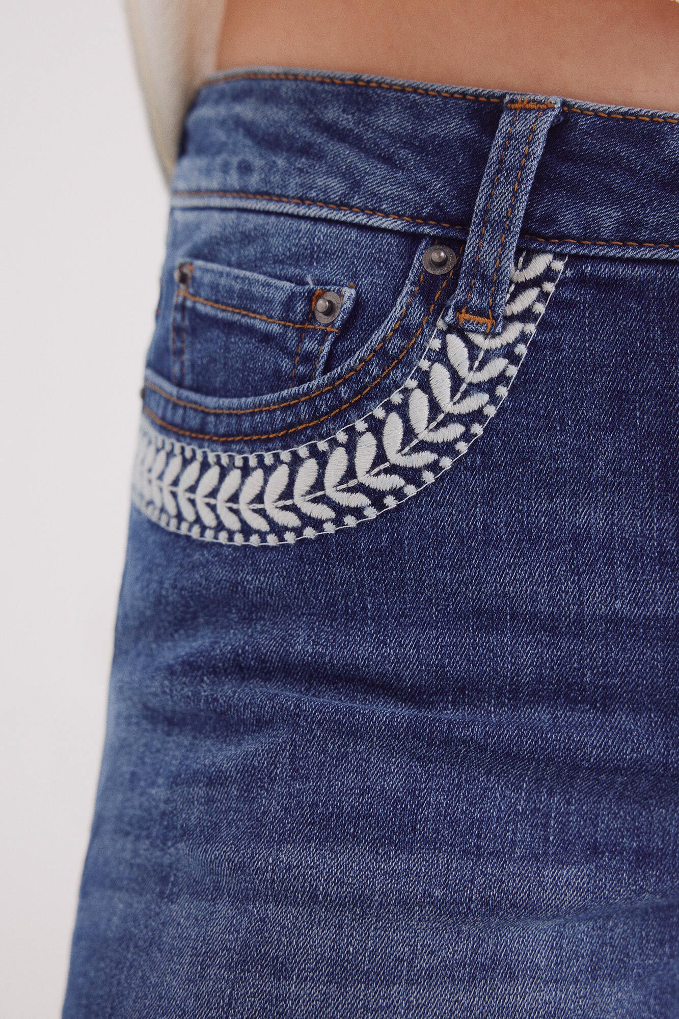 Springfield Jeans cortos vaqueros con bolsillos bordado azul