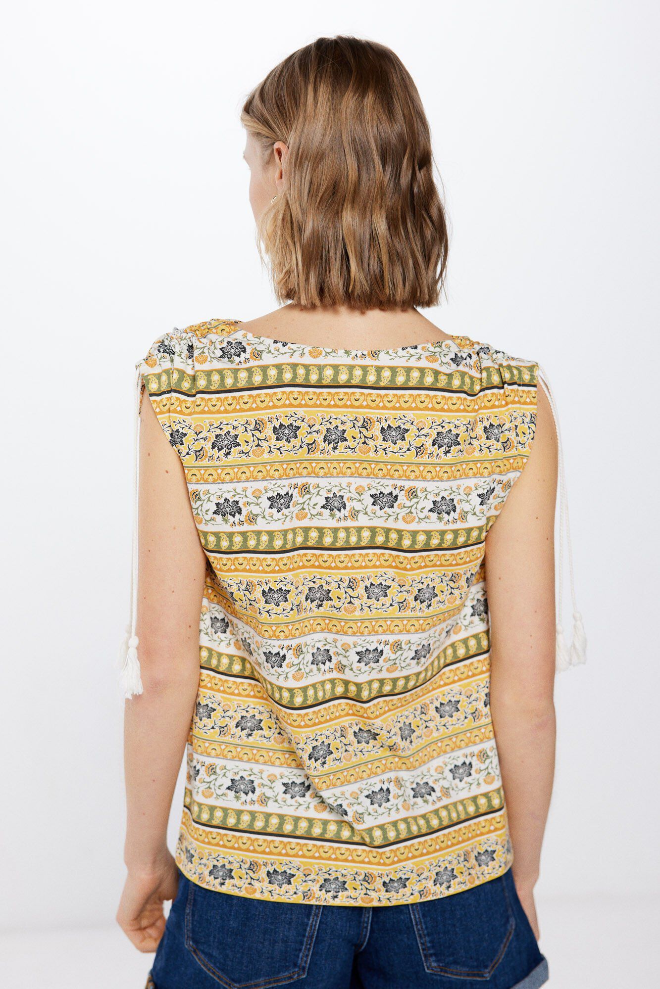 Springfield Playera estampada lazo hombros  amarillo